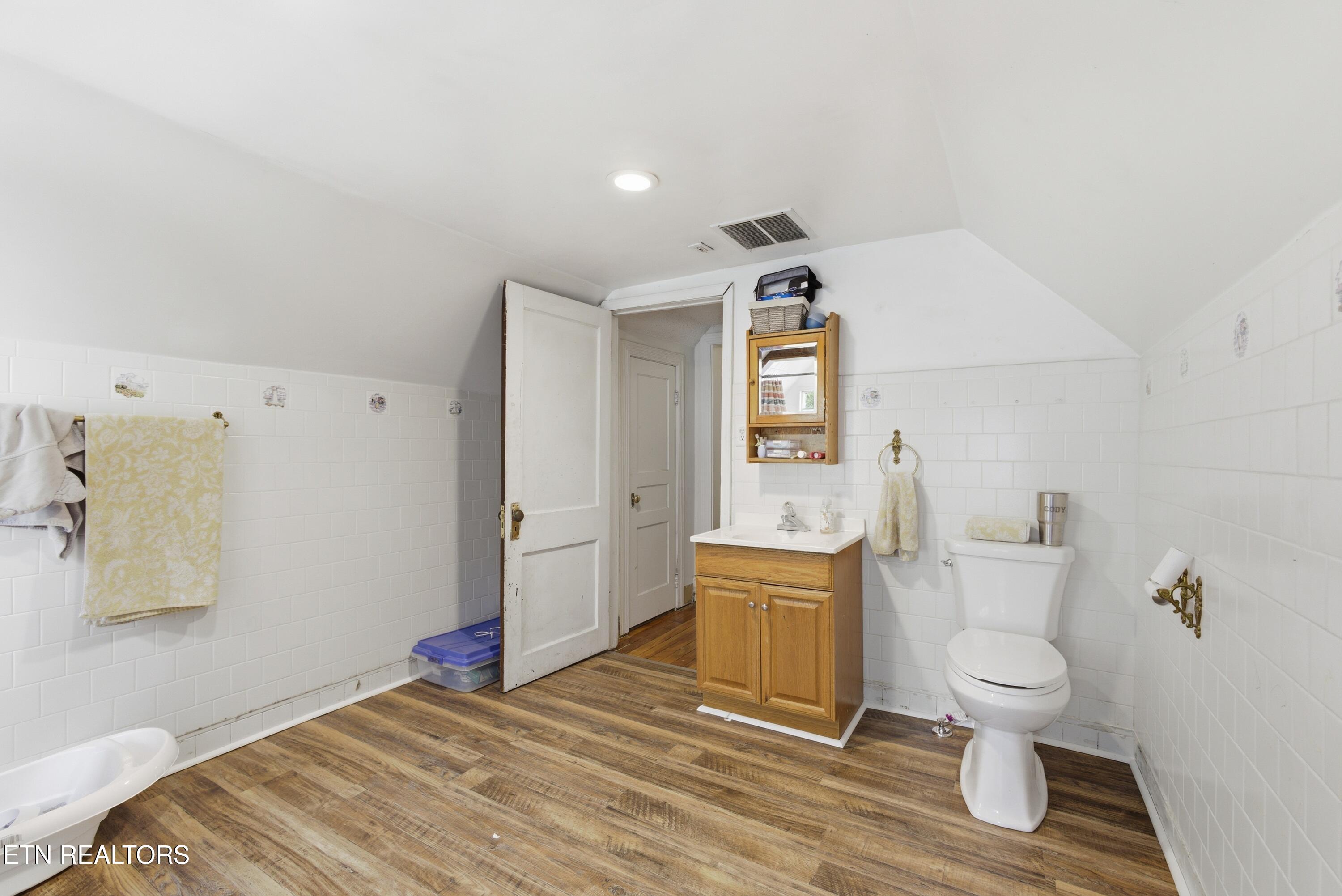 726 Clinton Street Harriman TN 37748