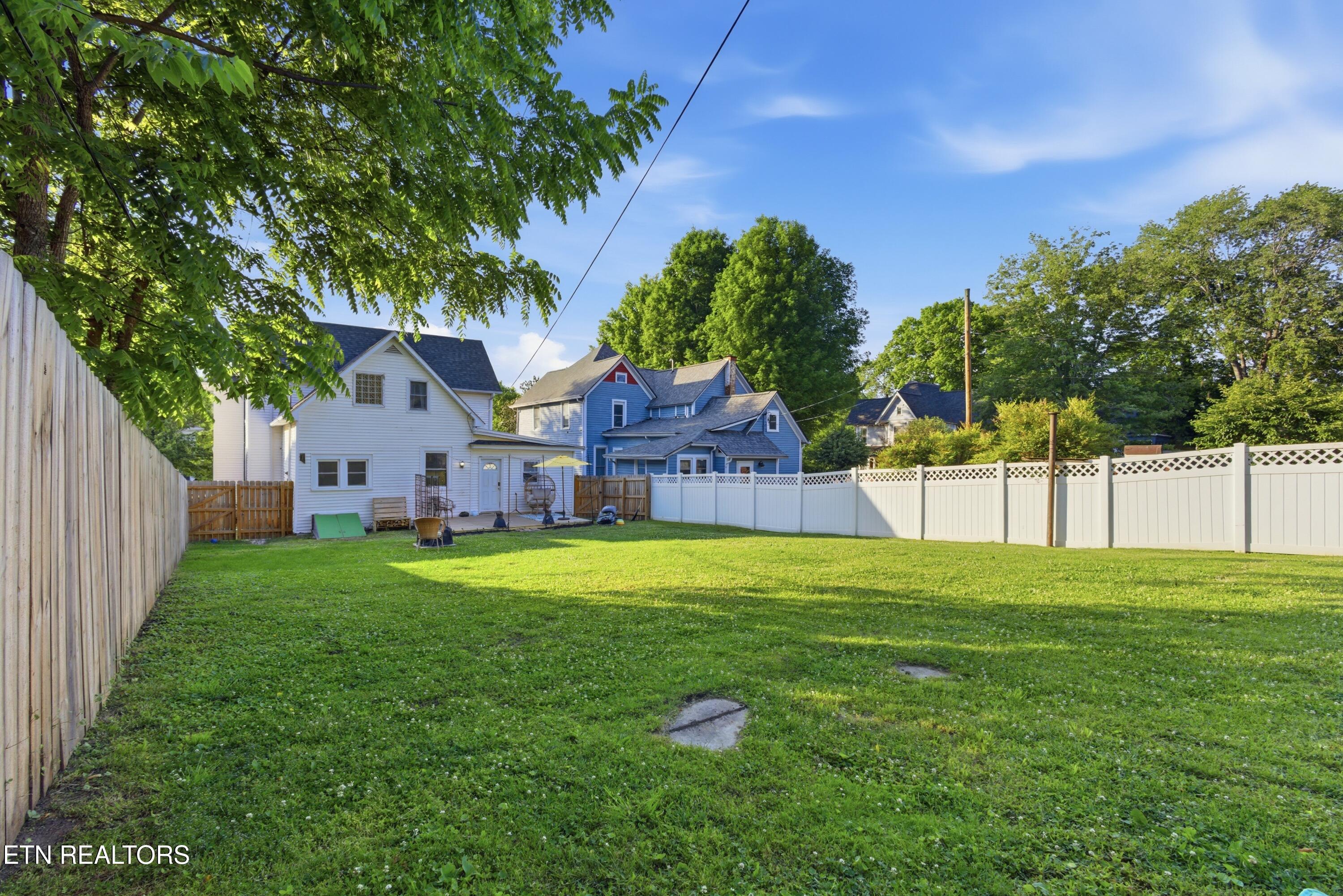 726 Clinton Street Harriman TN 37748