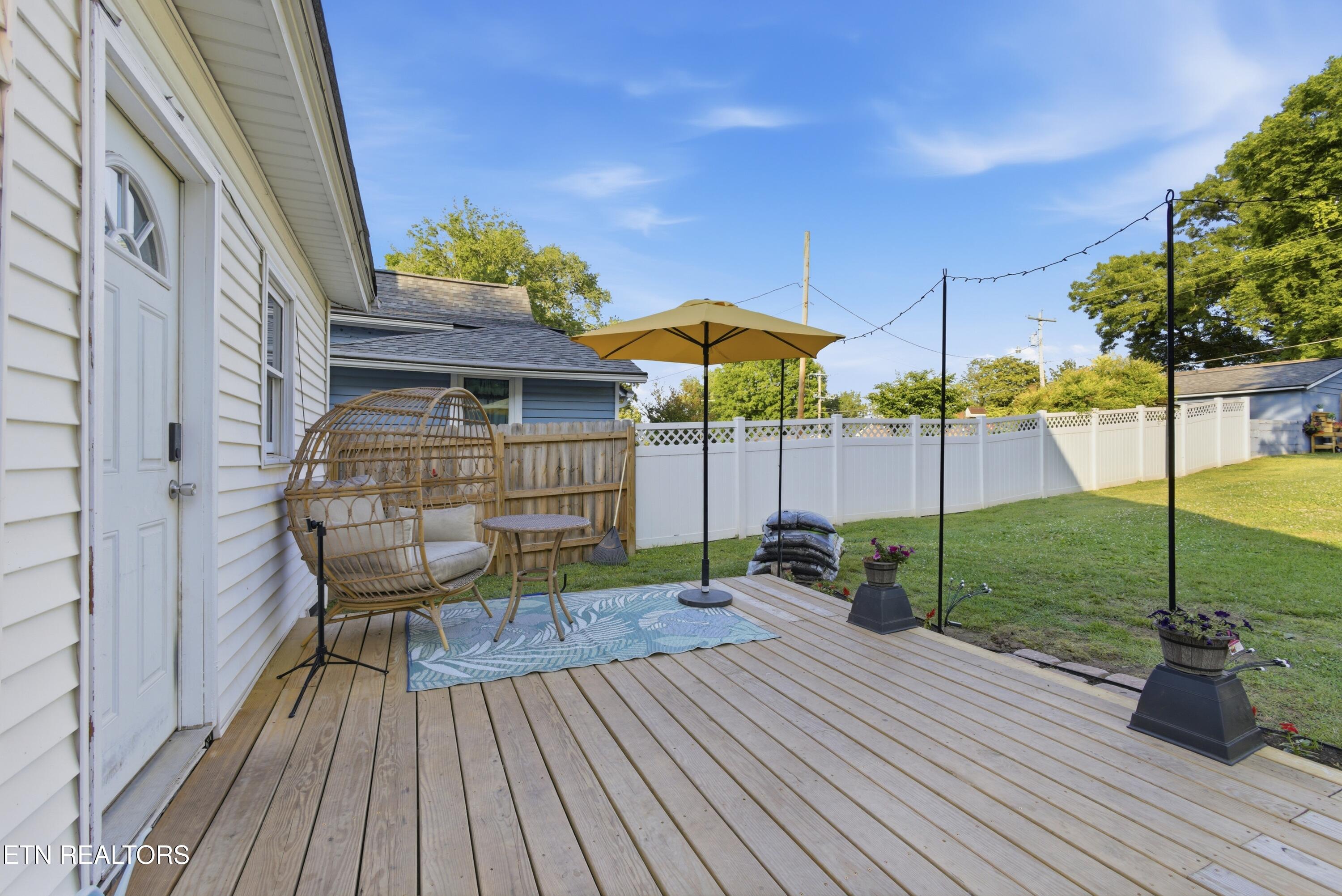 726 Clinton Street Harriman TN 37748