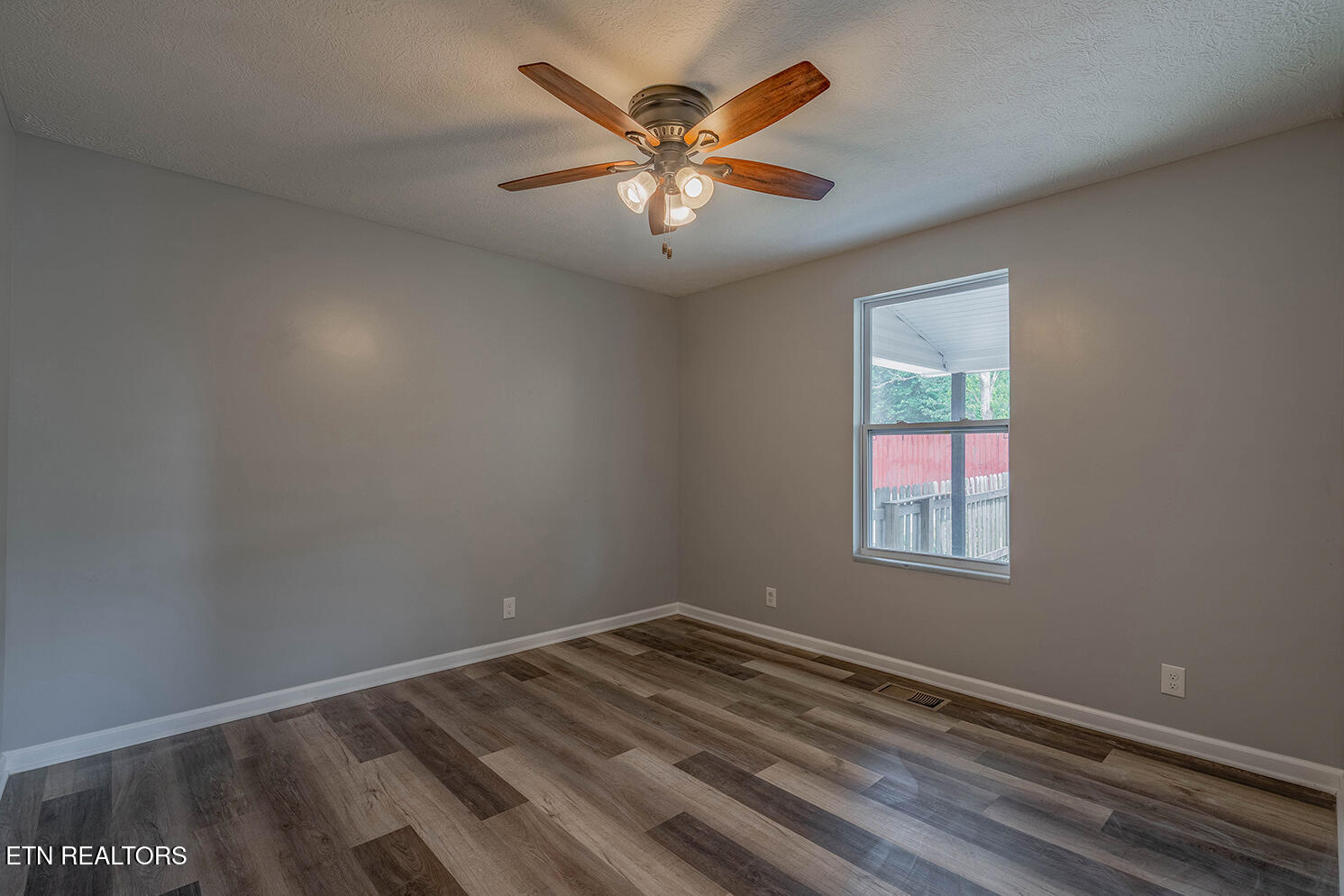 327 Rose Street Clinton TN 37716