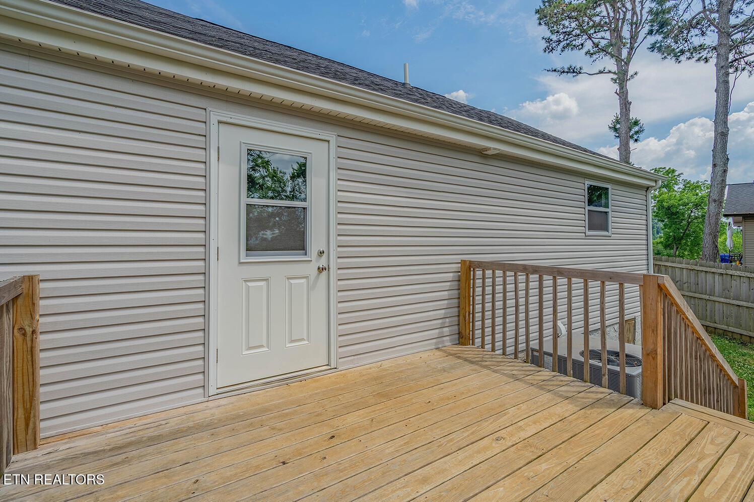 327 Rose Street Clinton TN 37716