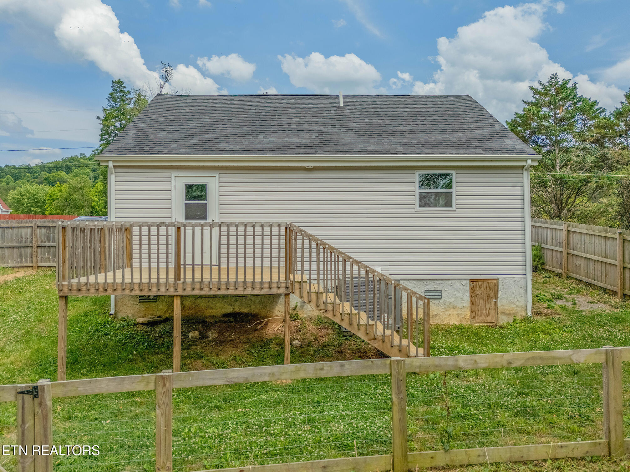 327 Rose Street Clinton TN 37716