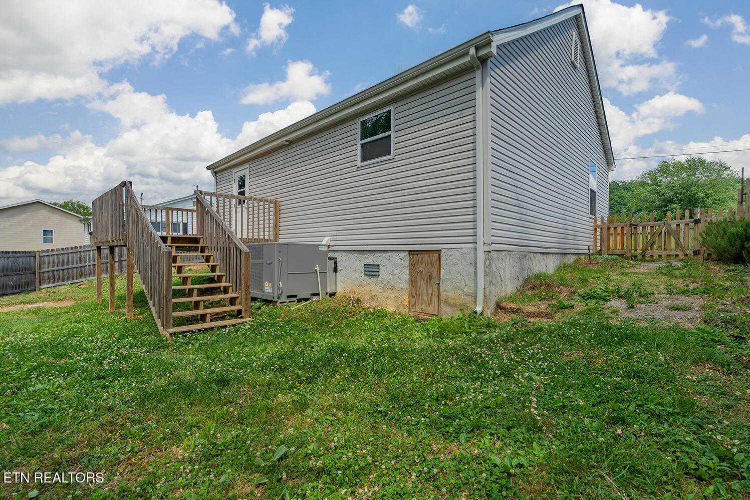 327 Rose Street Clinton TN 37716