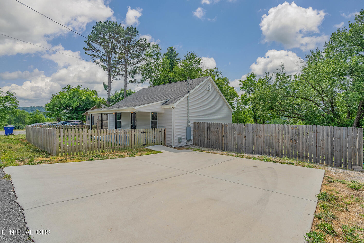 327 Rose Street Clinton TN 37716