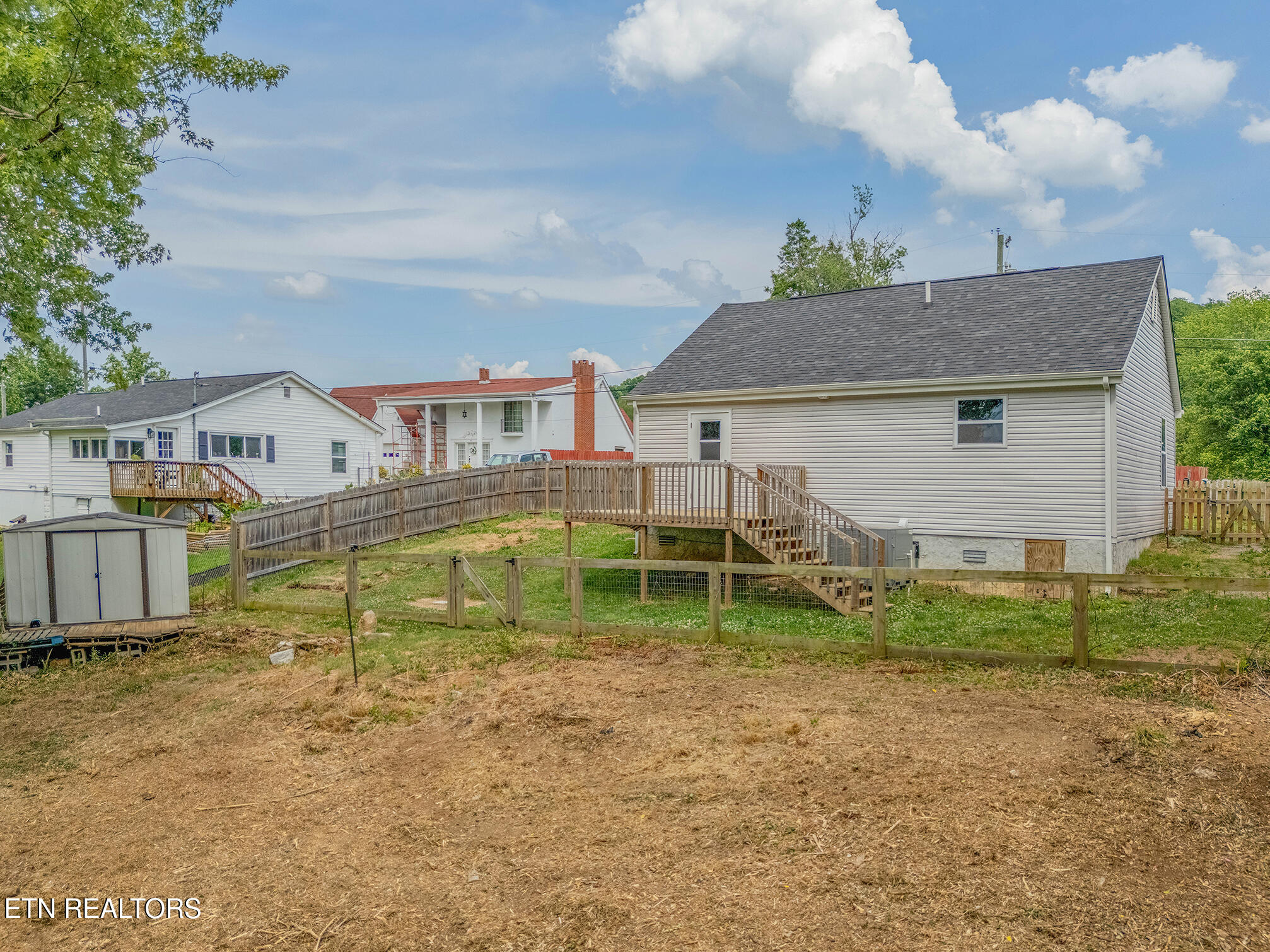 327 Rose Street Clinton TN 37716