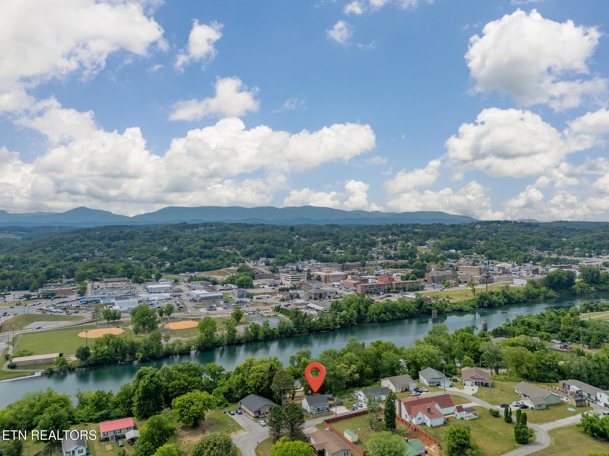 327 Rose Street Clinton TN 37716
