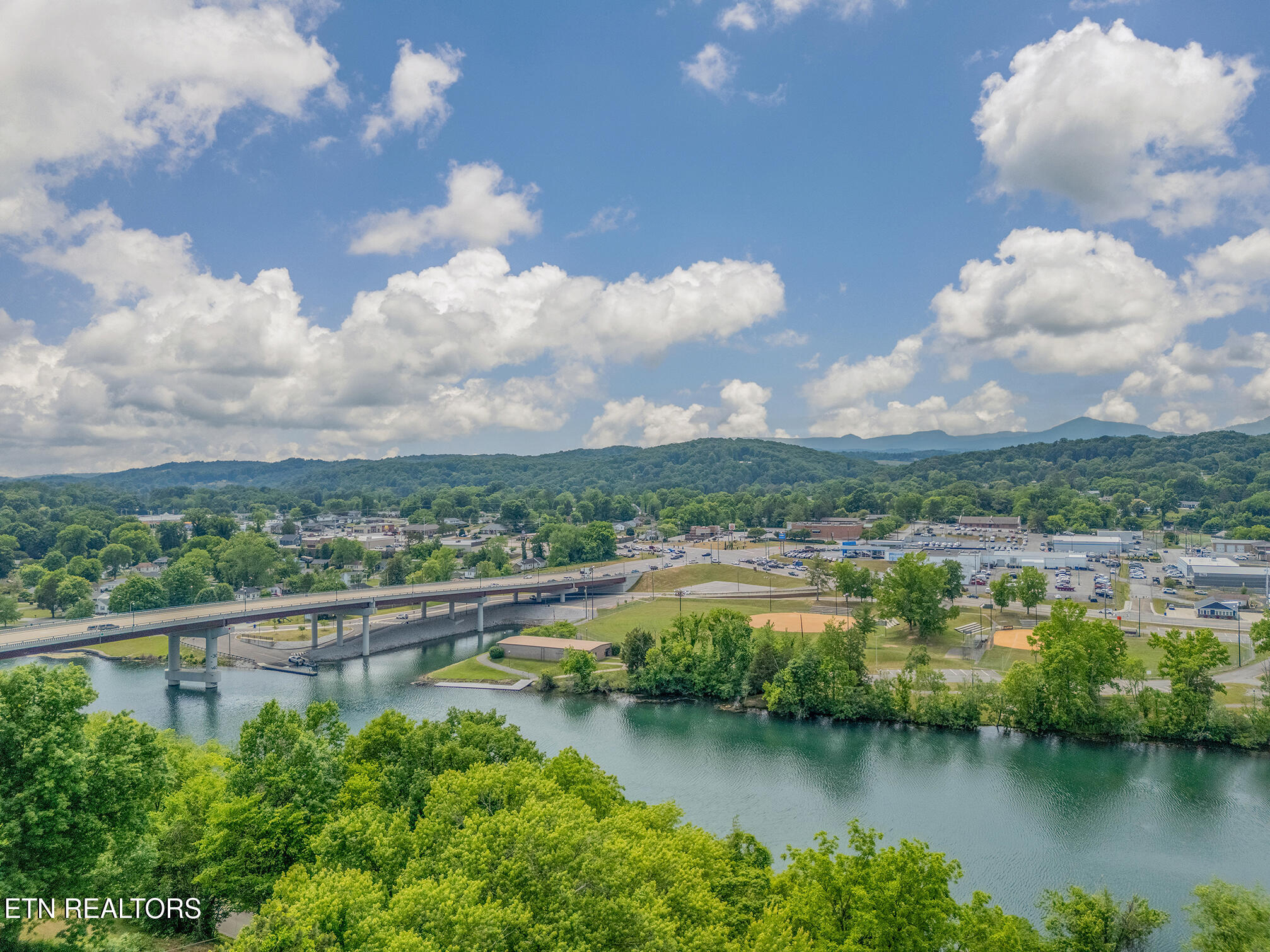 327 Rose Street Clinton TN 37716