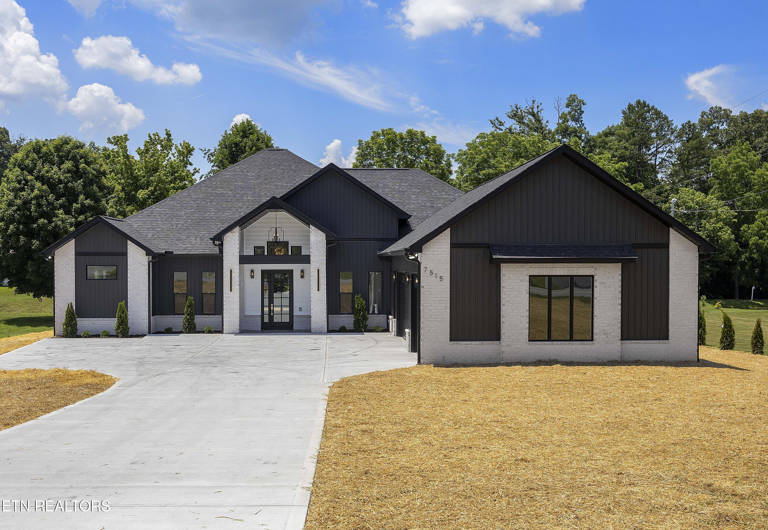 7515 Washington Pike Corryton TN 37721