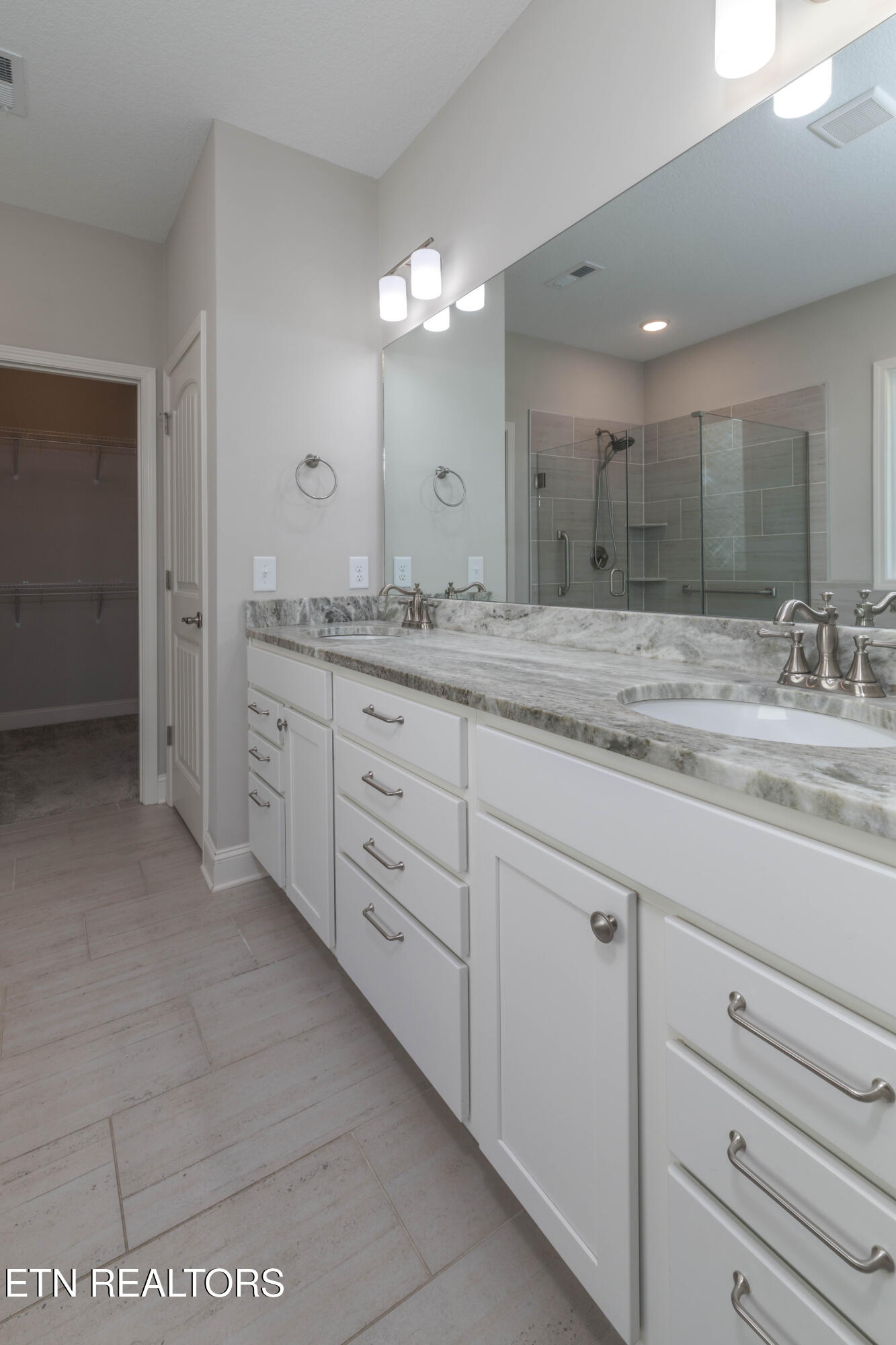 1111 Snowy Peak Lane Knoxville TN 37922