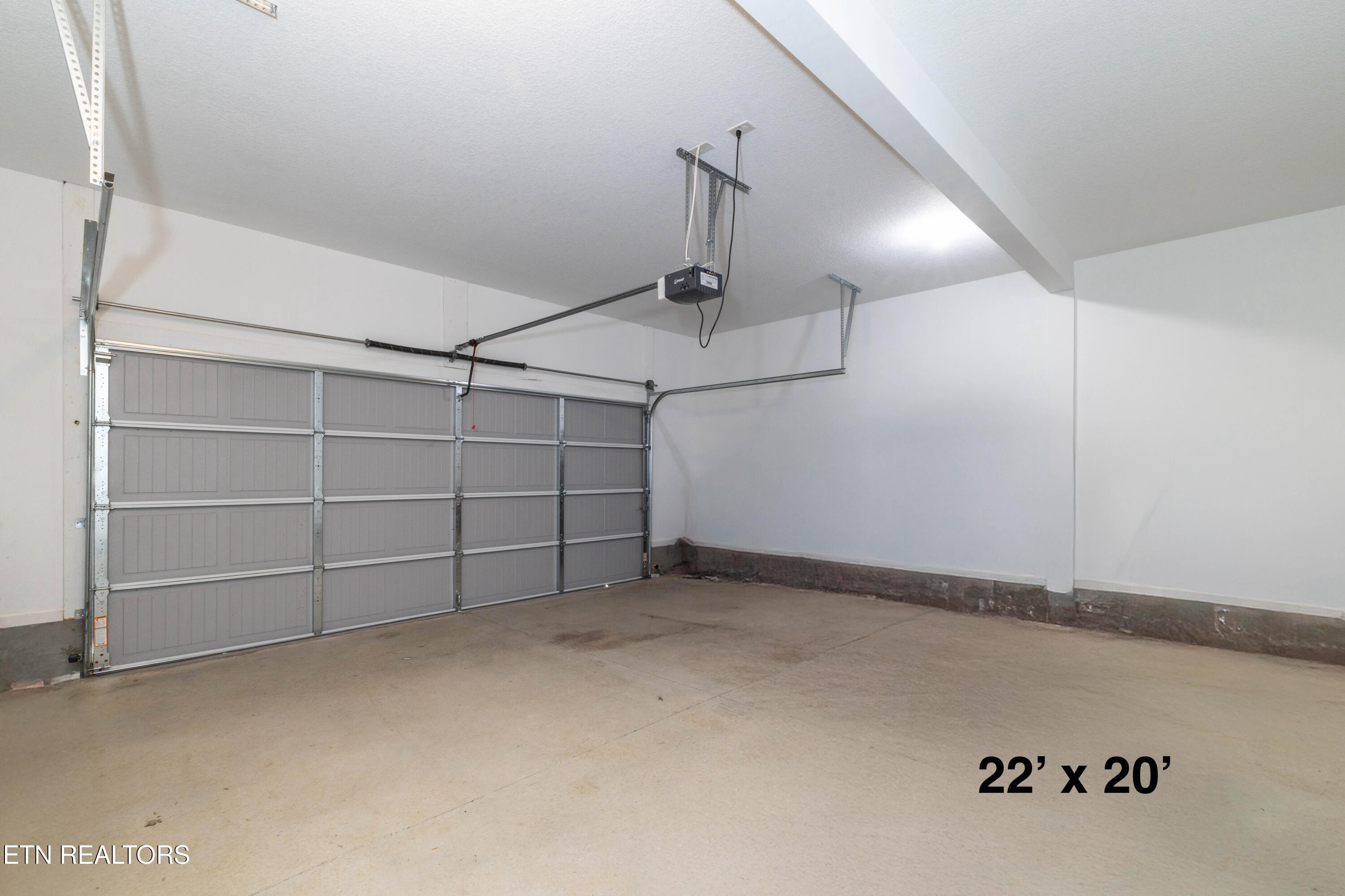 1111 Snowy Peak Lane Knoxville TN 37922