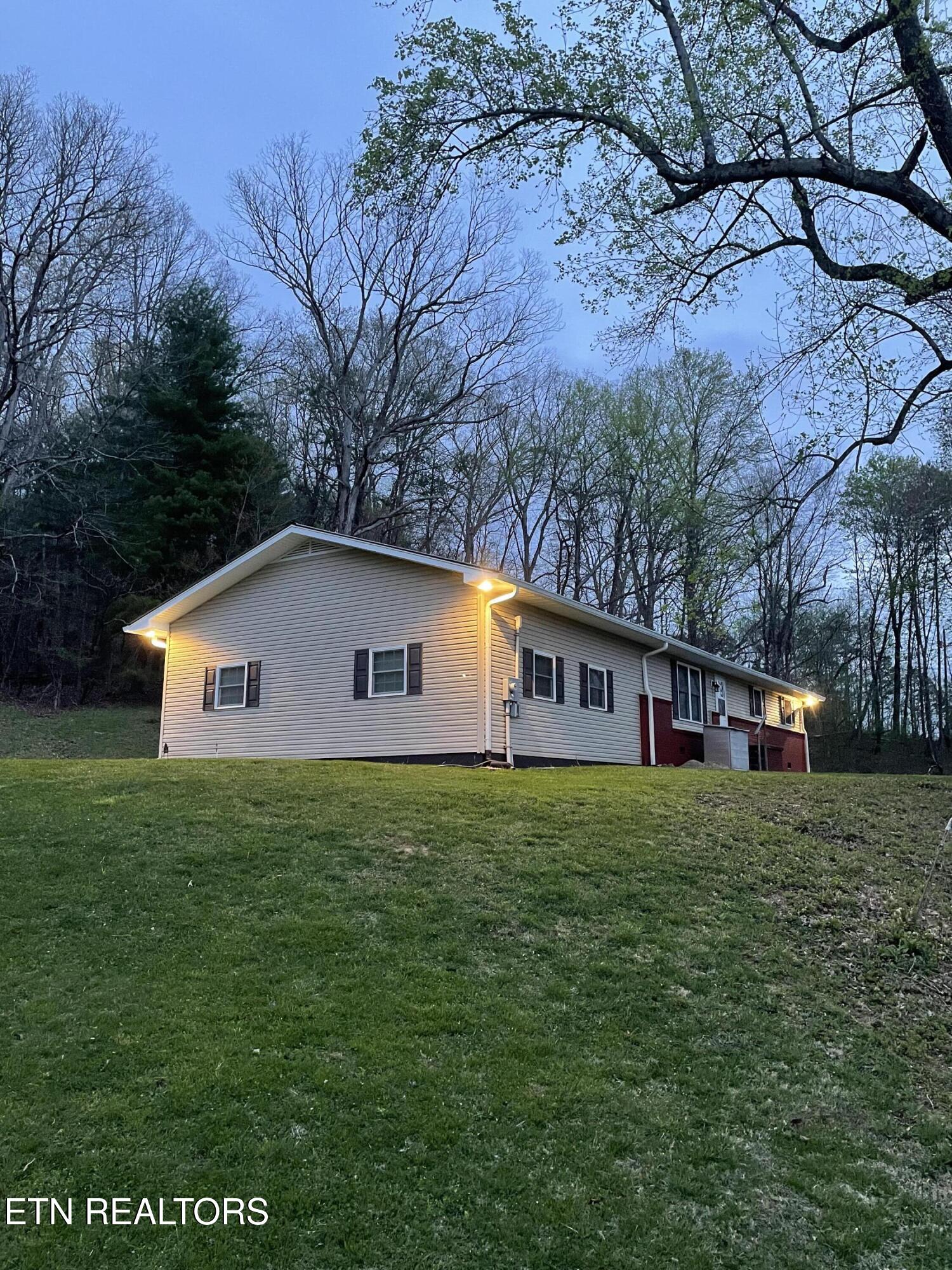 134 Hillview Terrace Drive Harriman TN 37748