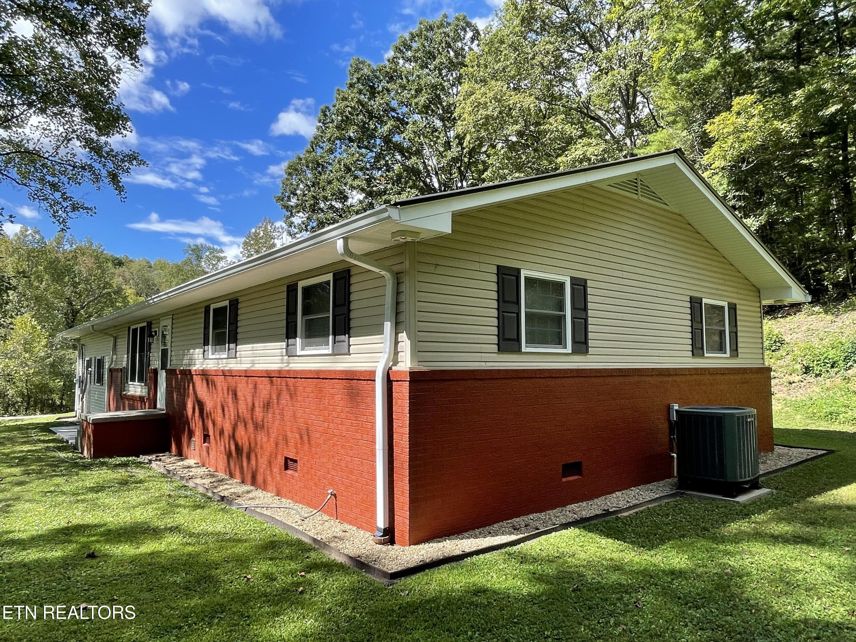 134 Hillview Terrace Drive Harriman TN 37748