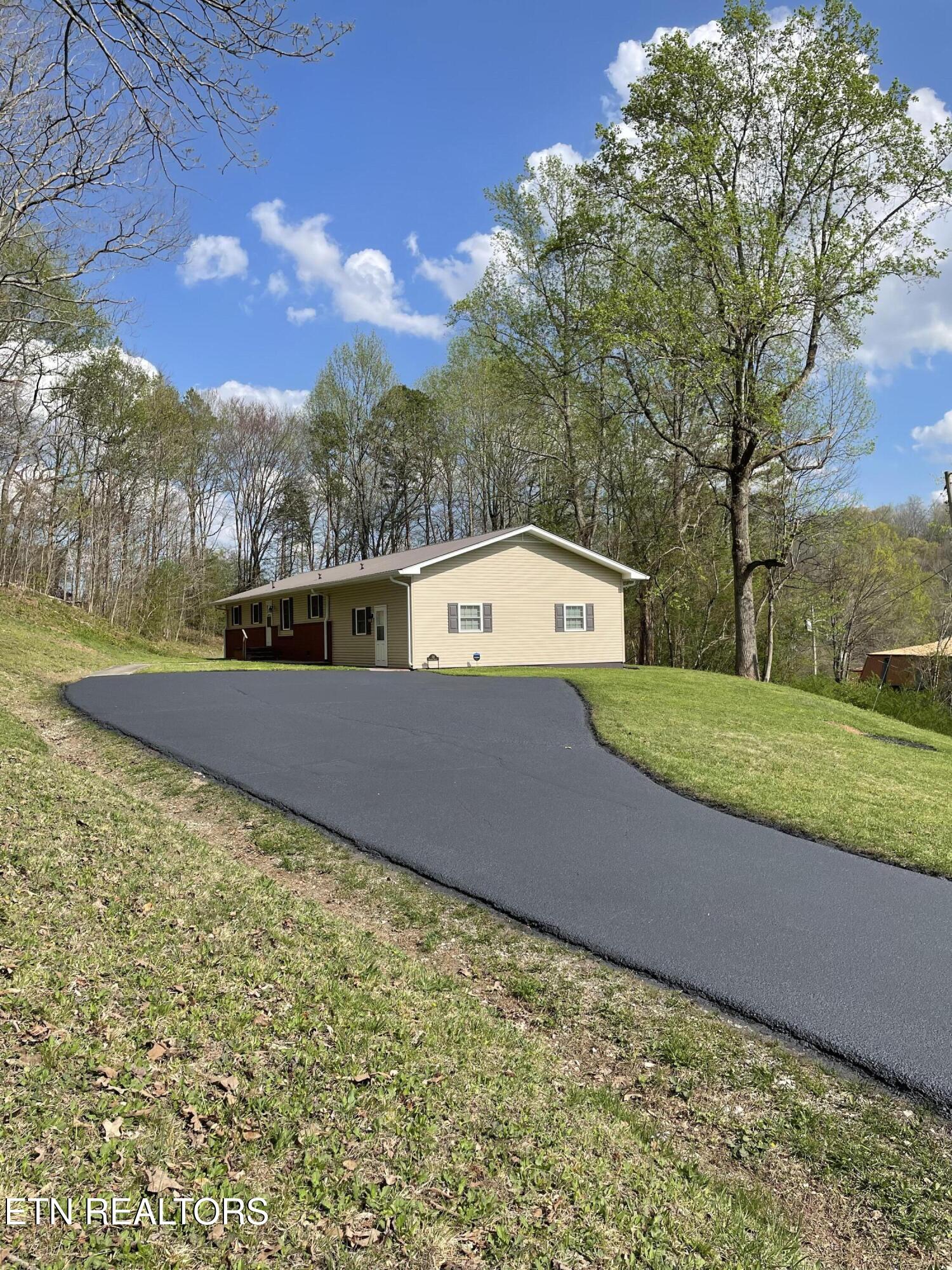 134 Hillview Terrace Drive Harriman TN 37748
