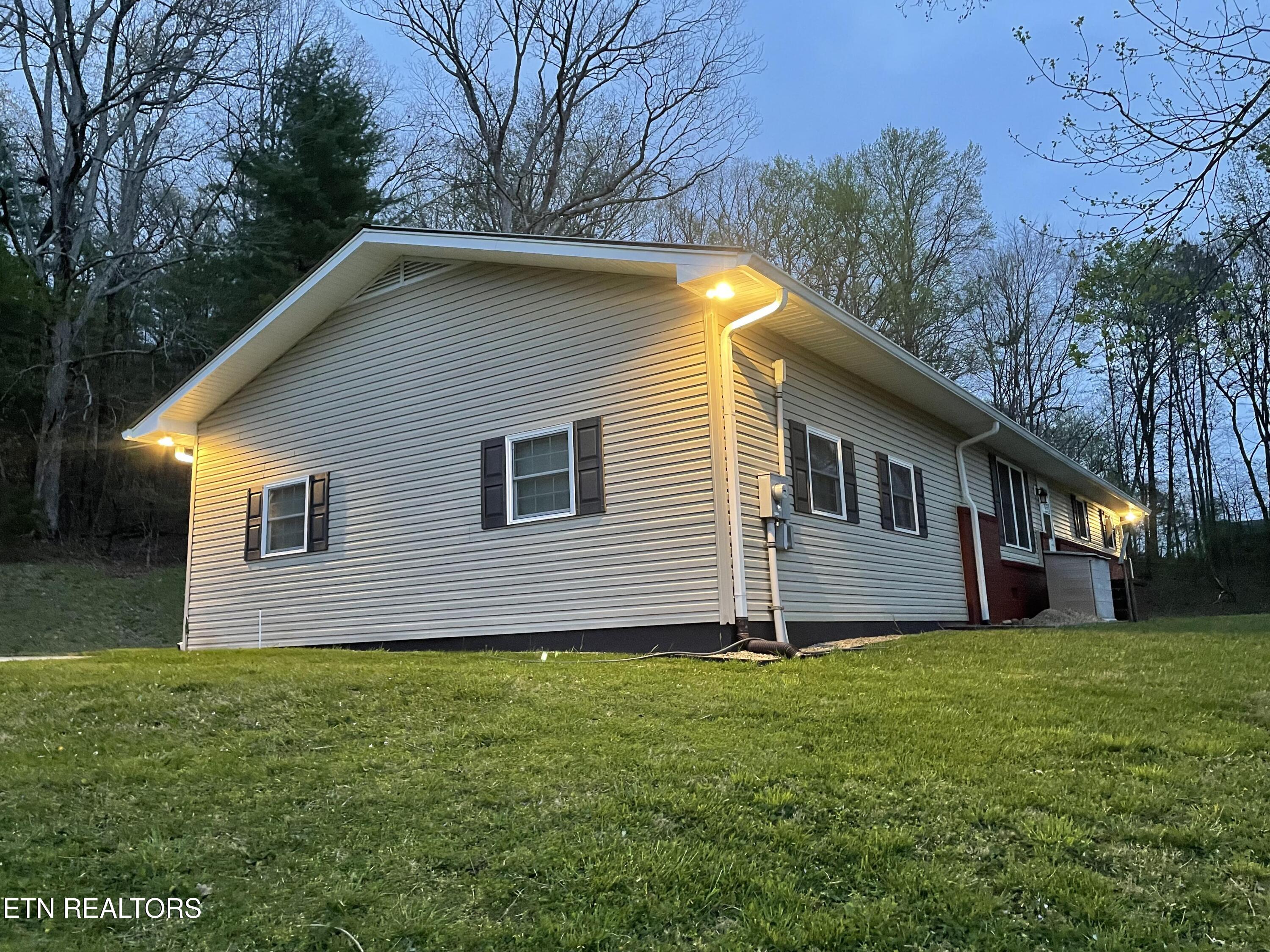 134 Hillview Terrace Drive Harriman TN 37748