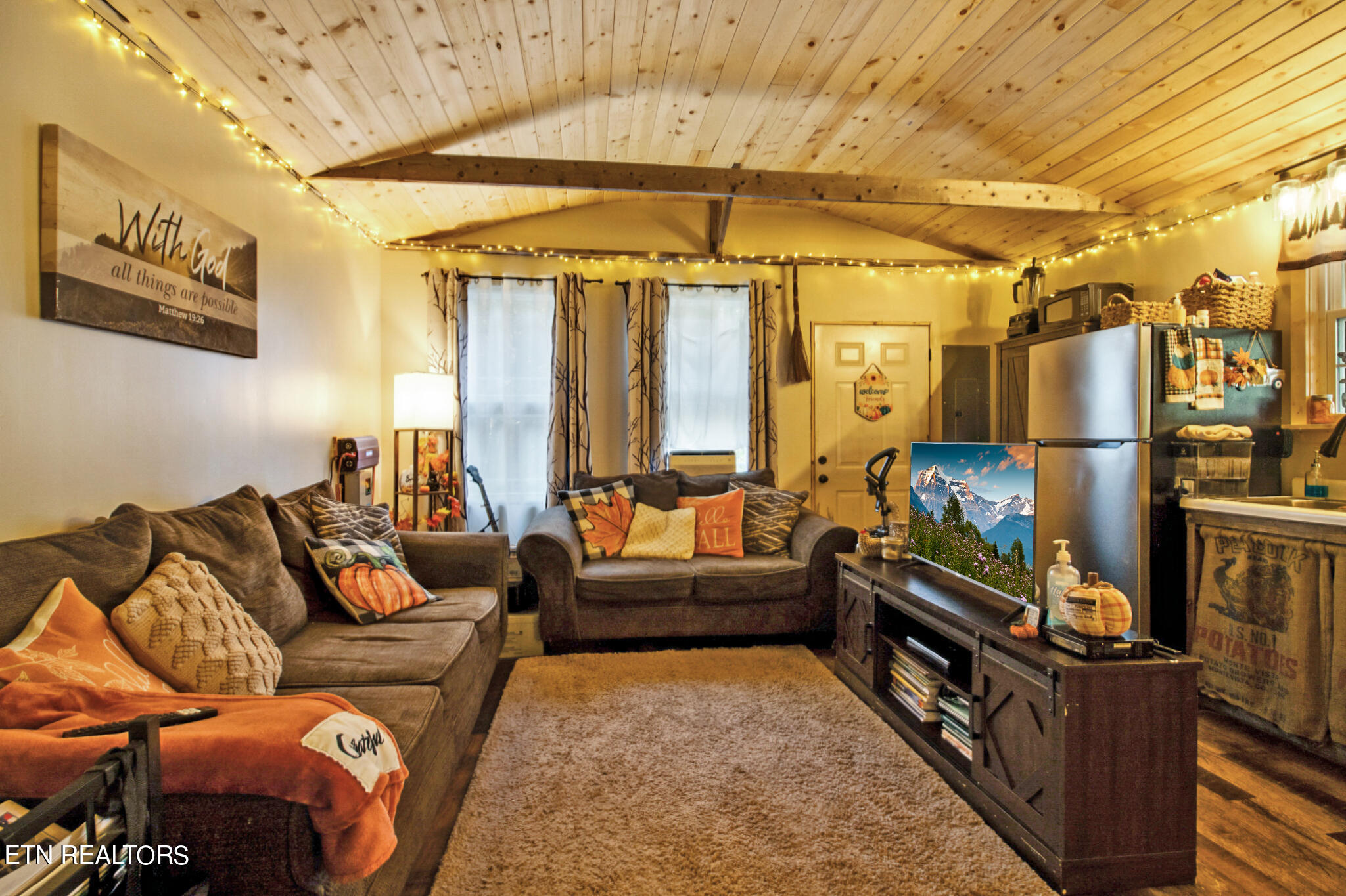 272 Ernie Hurst Road Deer Lodge TN 37726