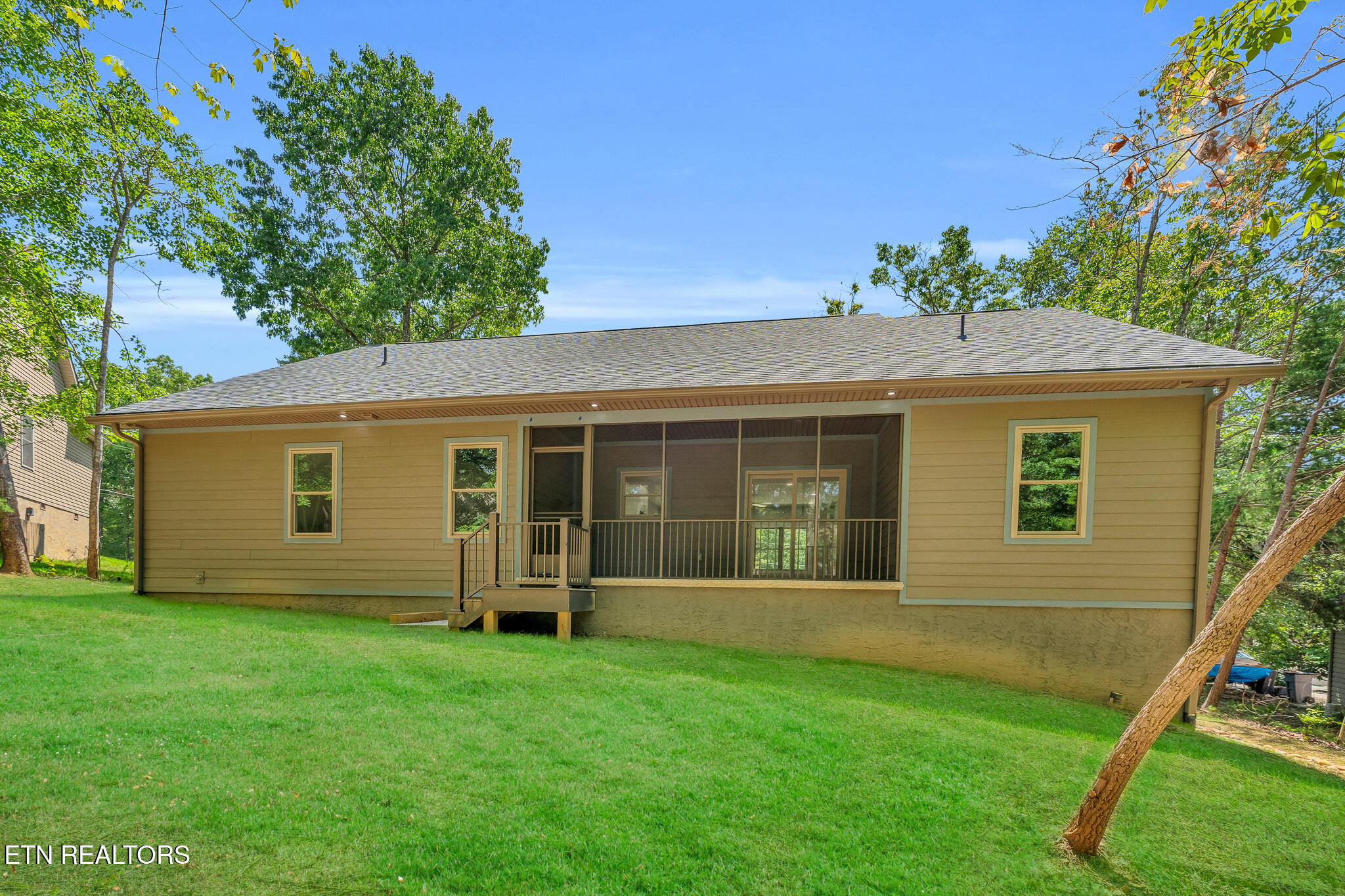 24 Bacham Lane Crossville TN 38558