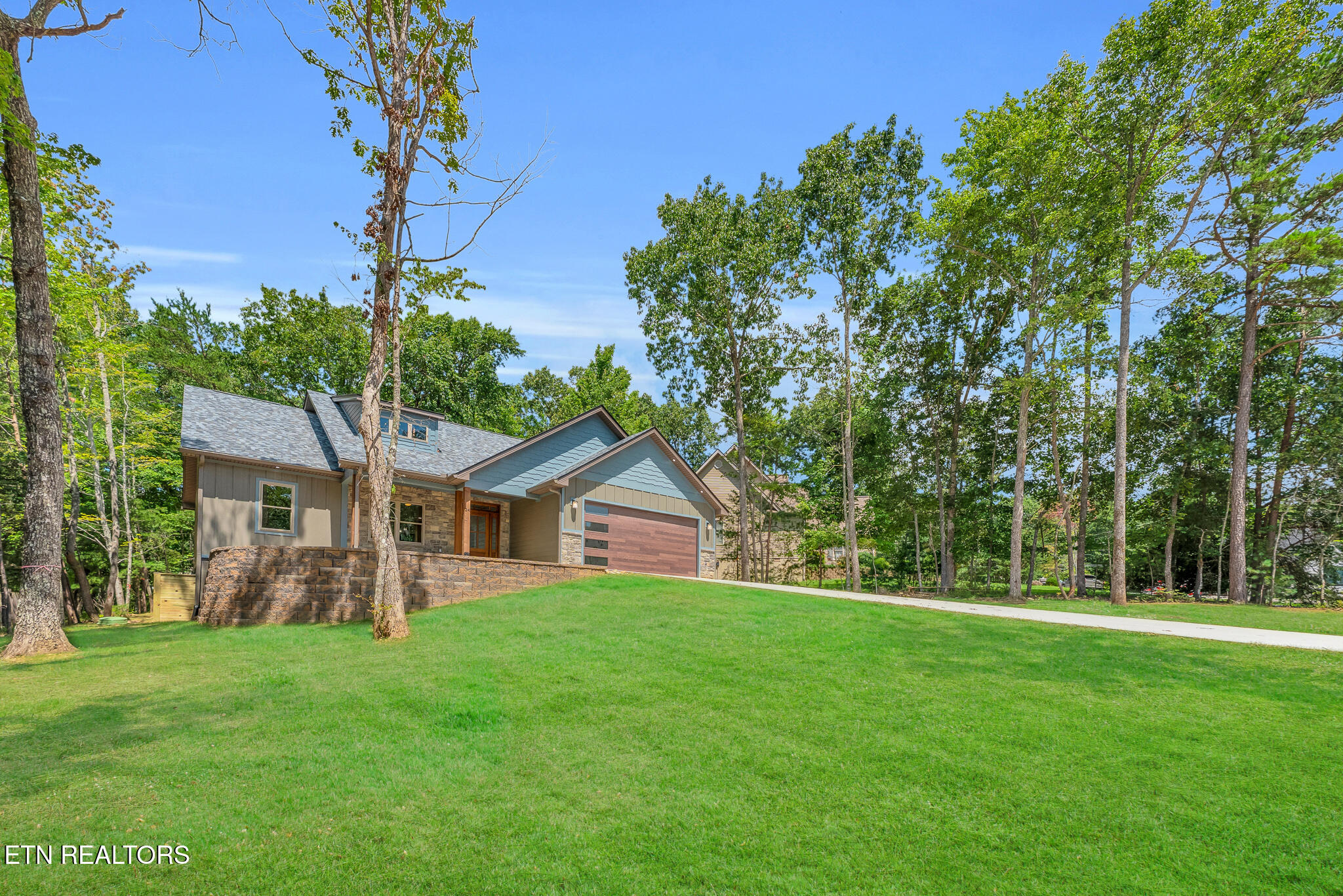 24 Bacham Lane Crossville TN 38558