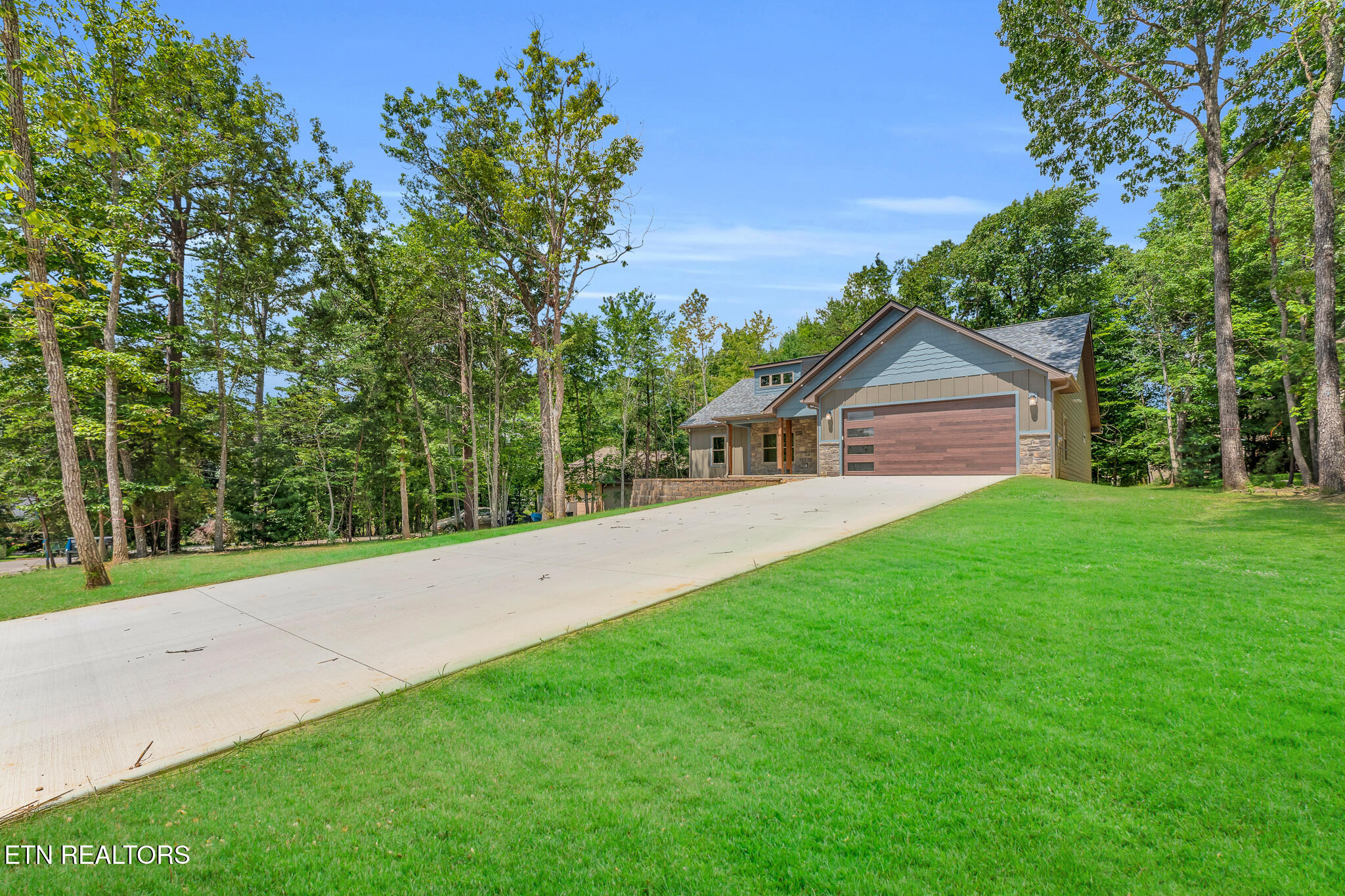 24 Bacham Lane Crossville TN 38558