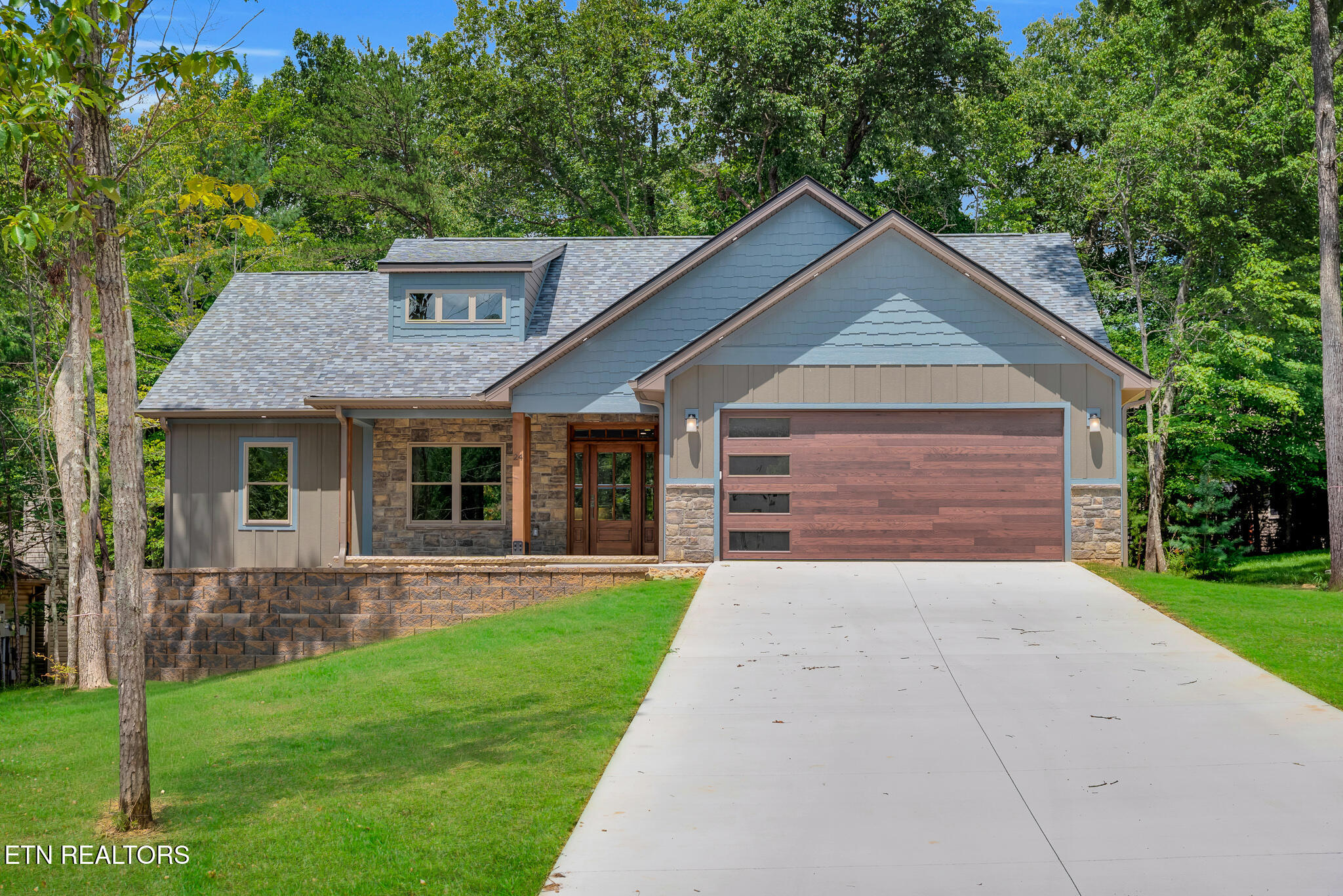 24 Bacham Lane Crossville TN 38558
