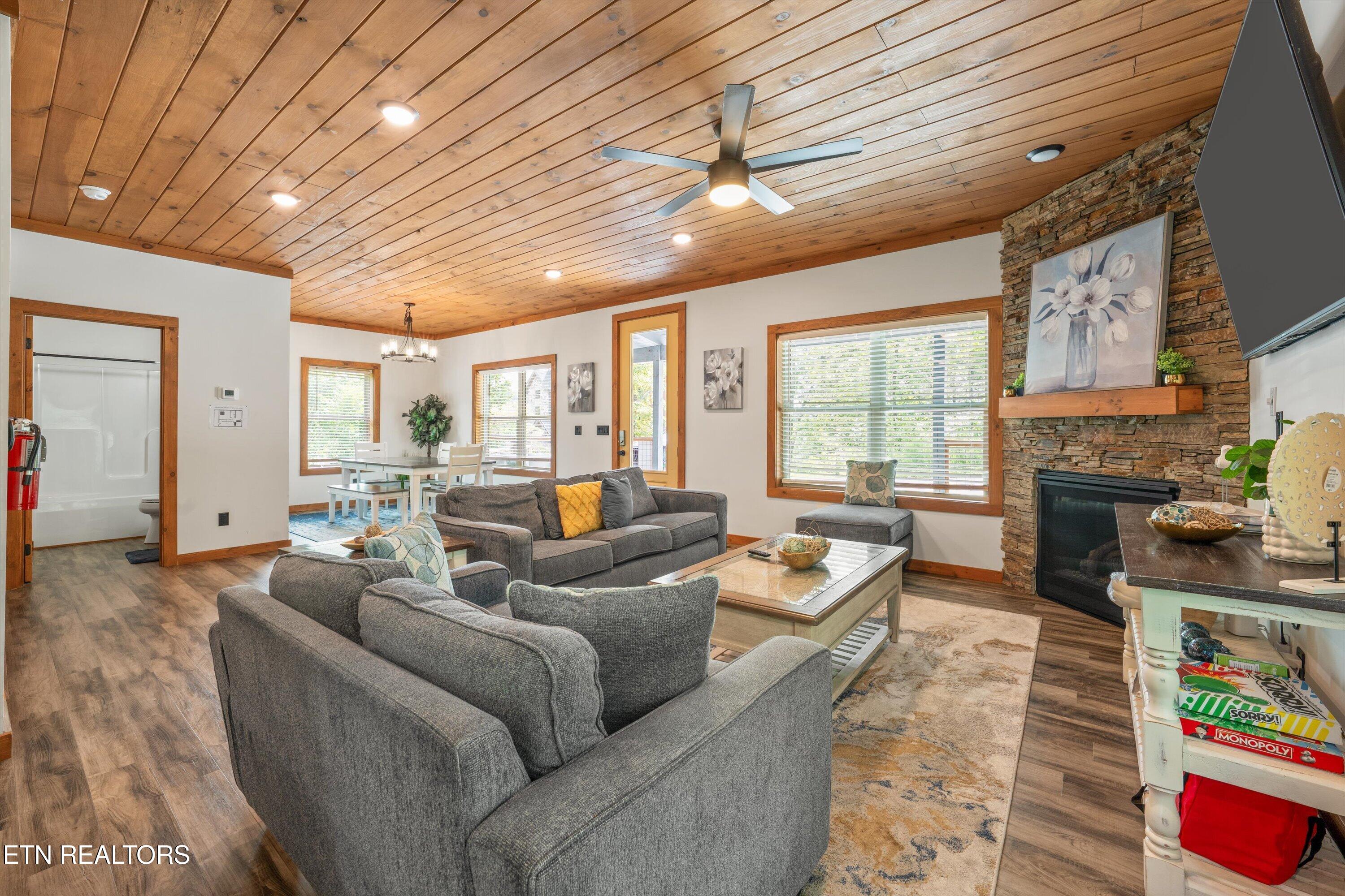 2922 Lightning Strike Drive Sevierville TN 37876
