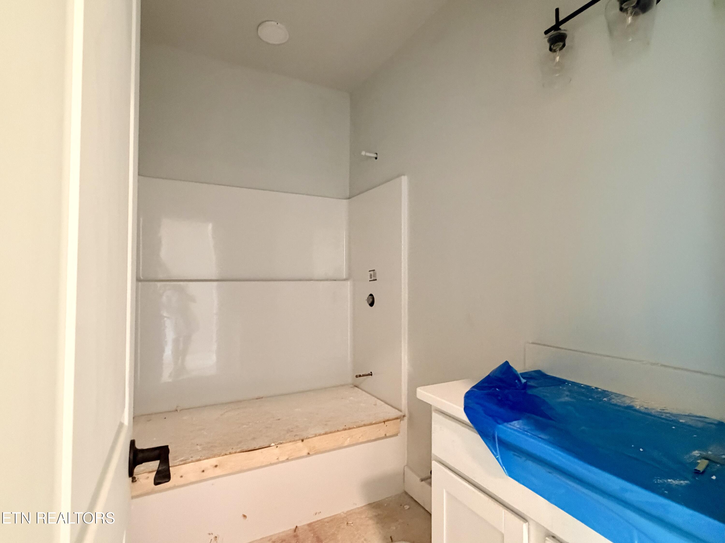 222 English Oak Lane Lenoir City TN 37771