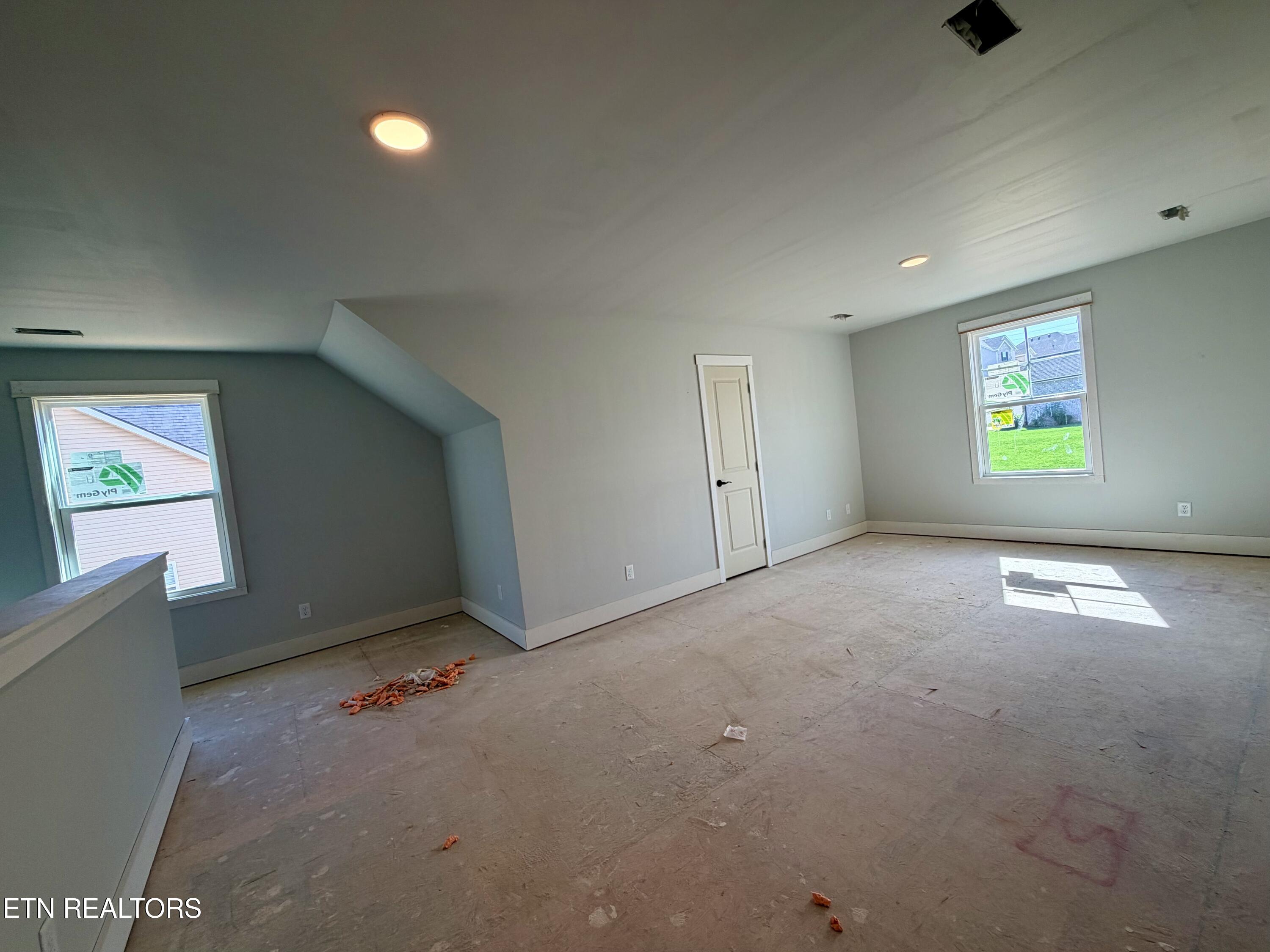 222 English Oak Lane Lenoir City TN 37771