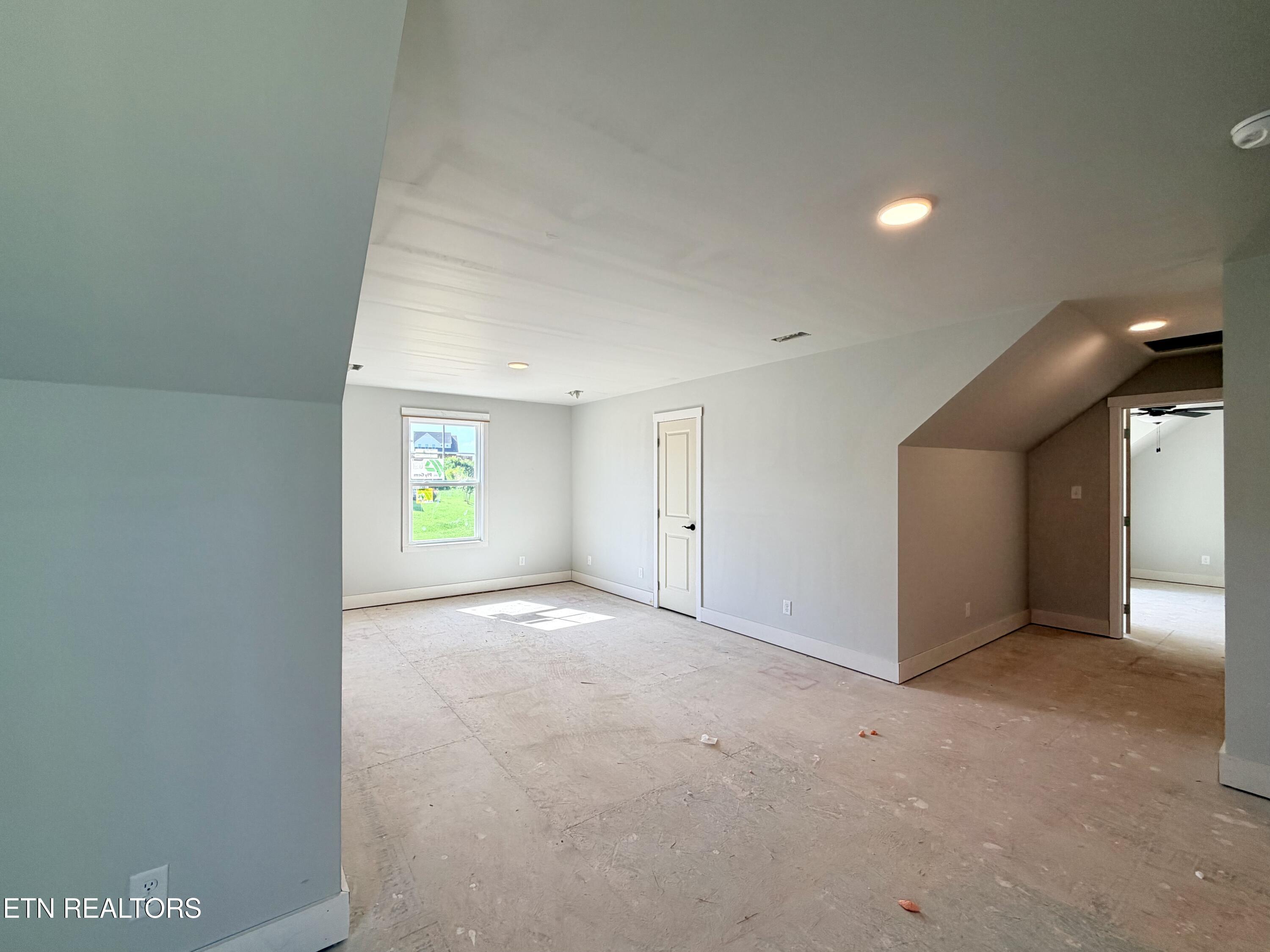 222 English Oak Lane Lenoir City TN 37771