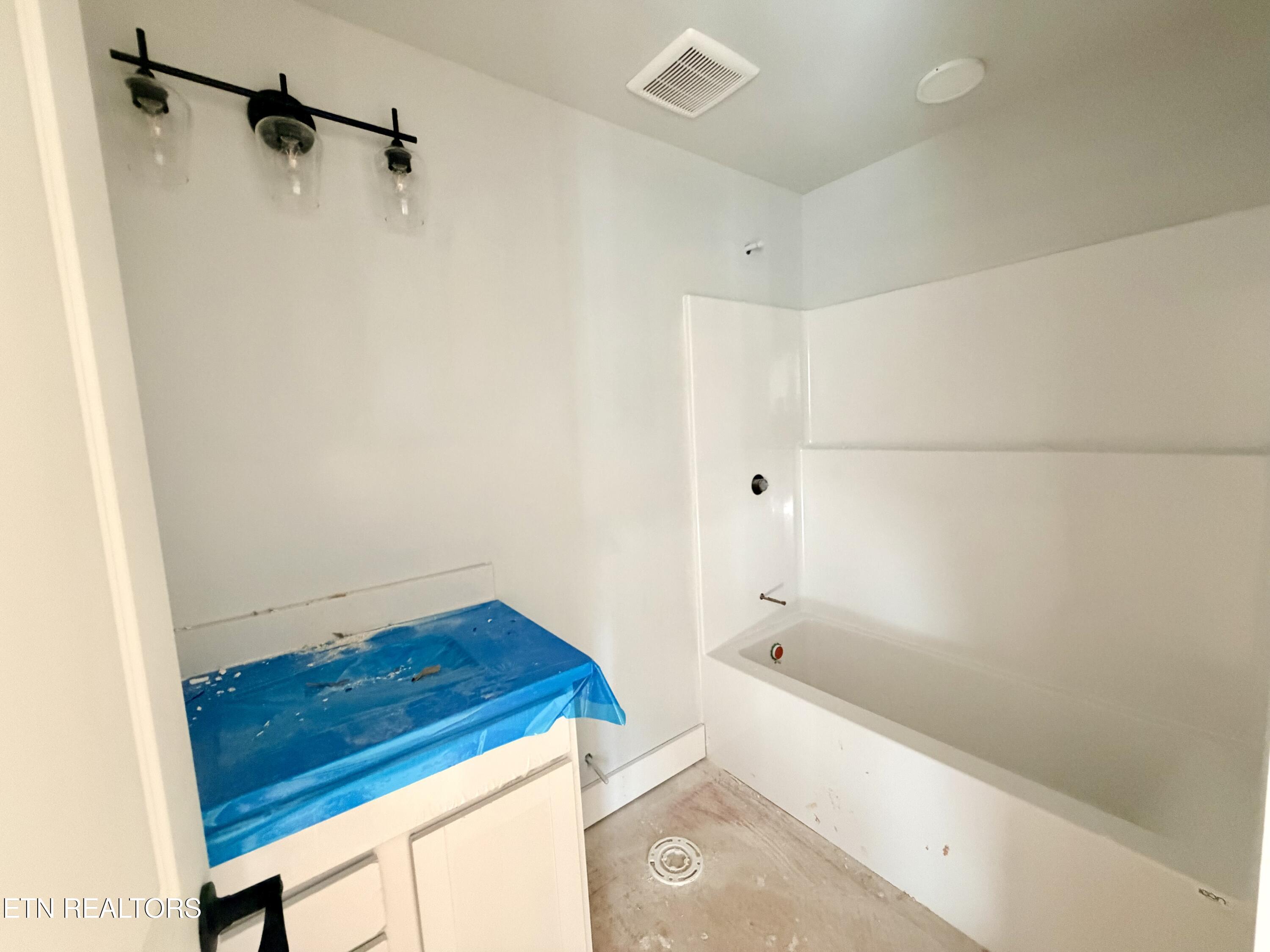 222 English Oak Lane Lenoir City TN 37771