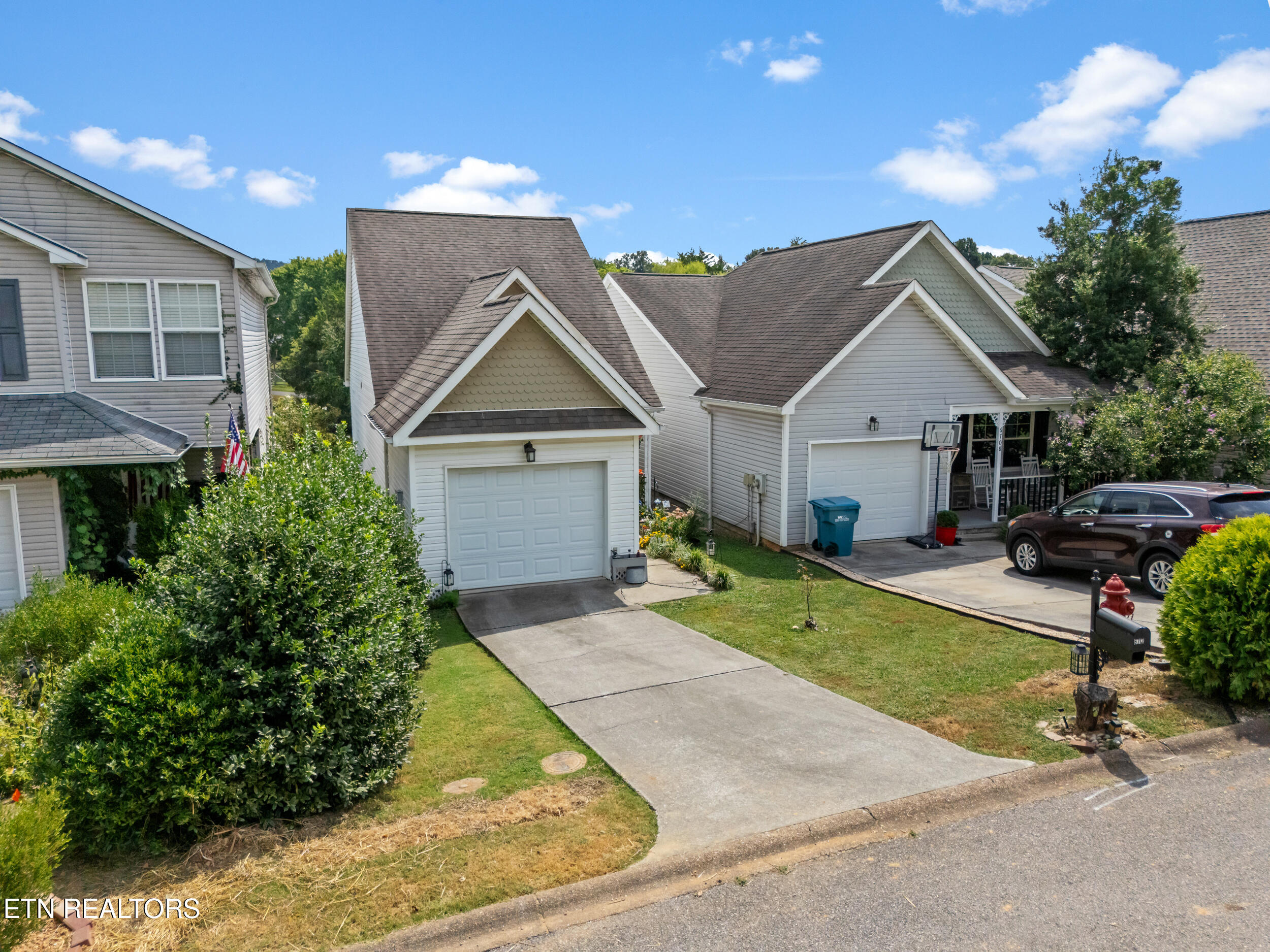 6712 Water Lilly Way Knoxville TN 37918