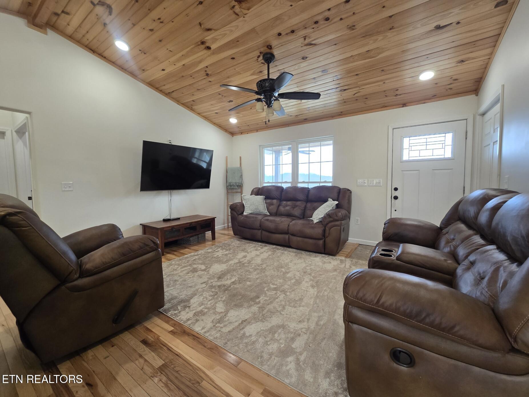 806 Cooper Lake Road Oneida TN 37841