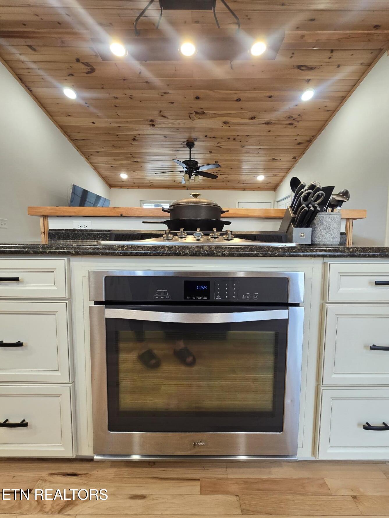 806 Cooper Lake Road Oneida TN 37841