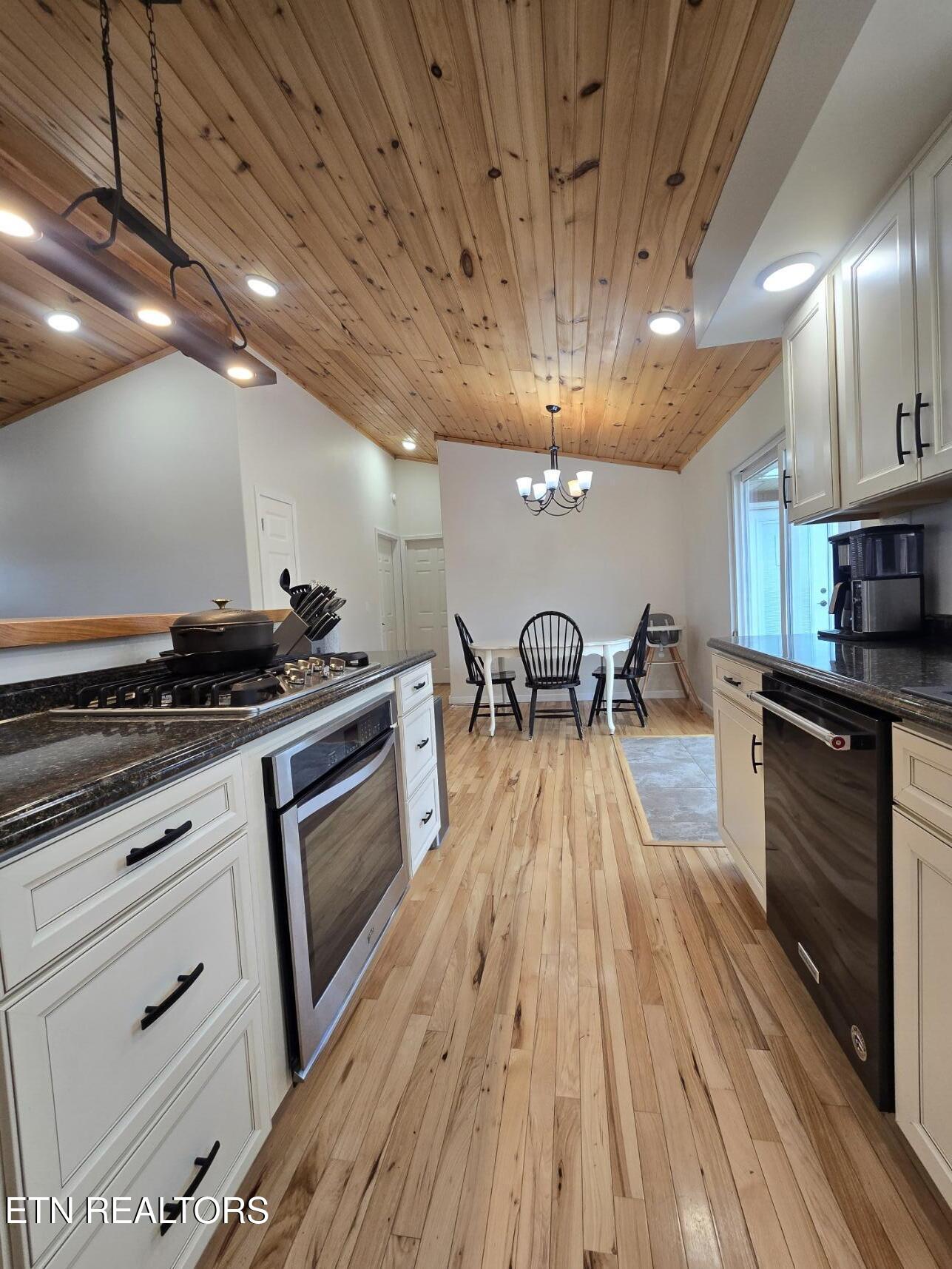 806 Cooper Lake Road Oneida TN 37841