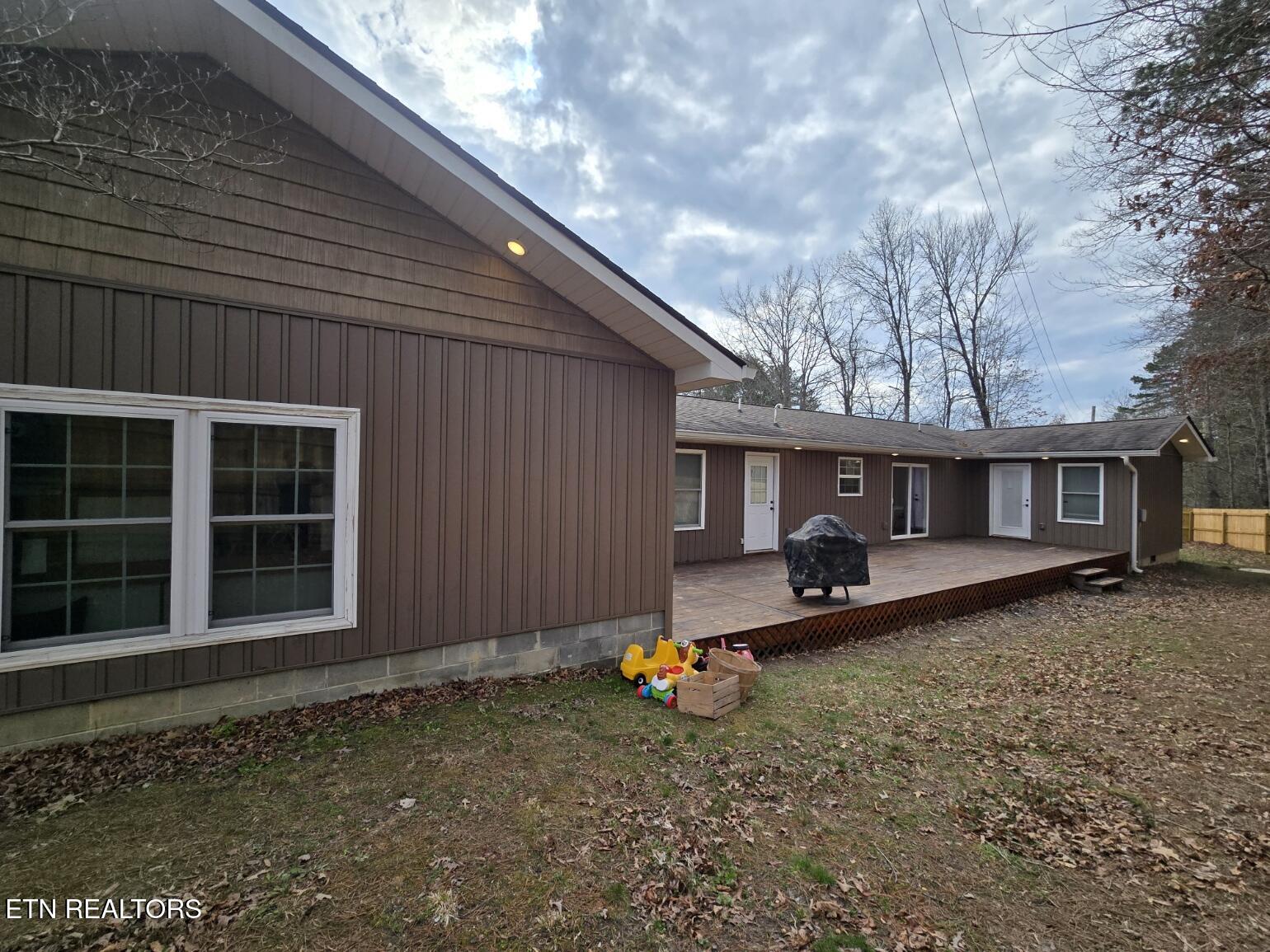806 Cooper Lake Road Oneida TN 37841