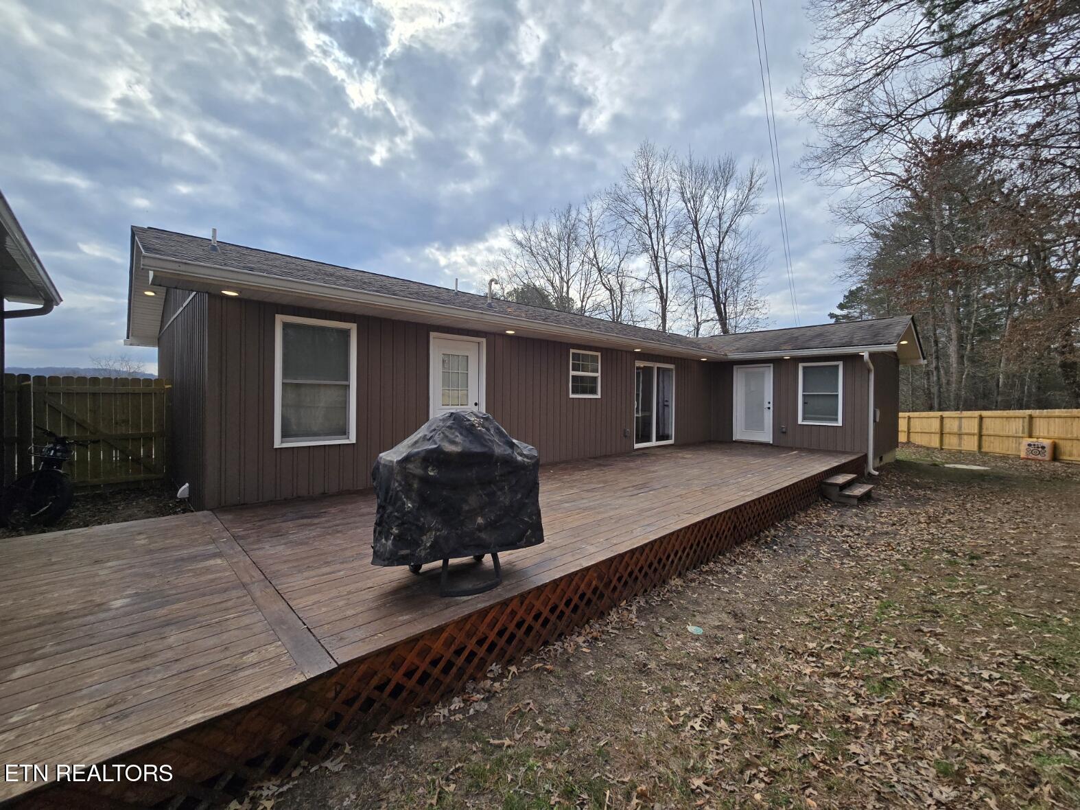 806 Cooper Lake Road Oneida TN 37841