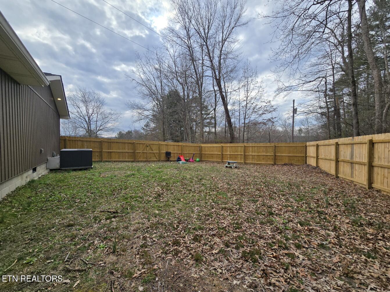 806 Cooper Lake Road Oneida TN 37841