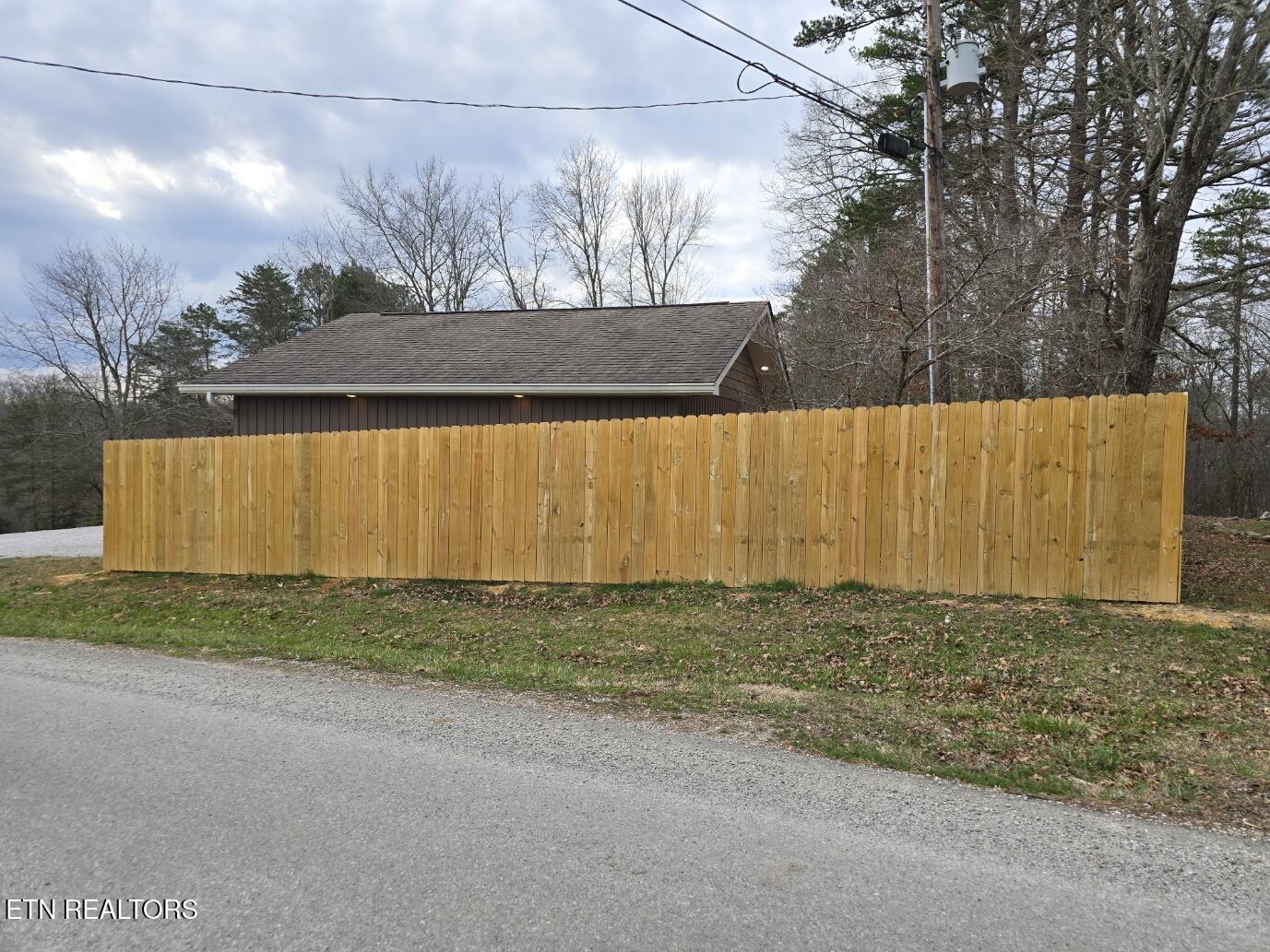 806 Cooper Lake Road Oneida TN 37841