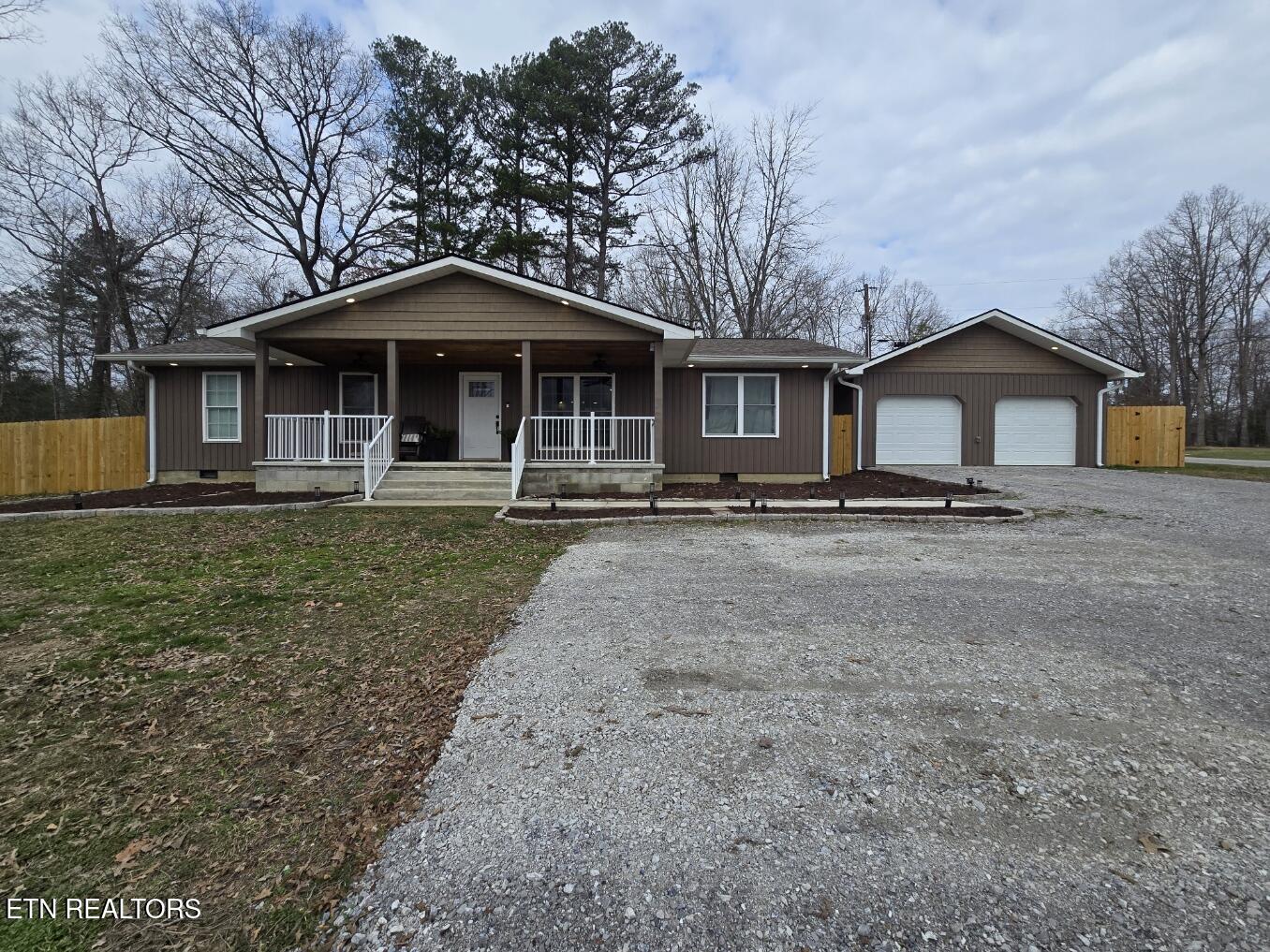 806 Cooper Lake Road Oneida TN 37841