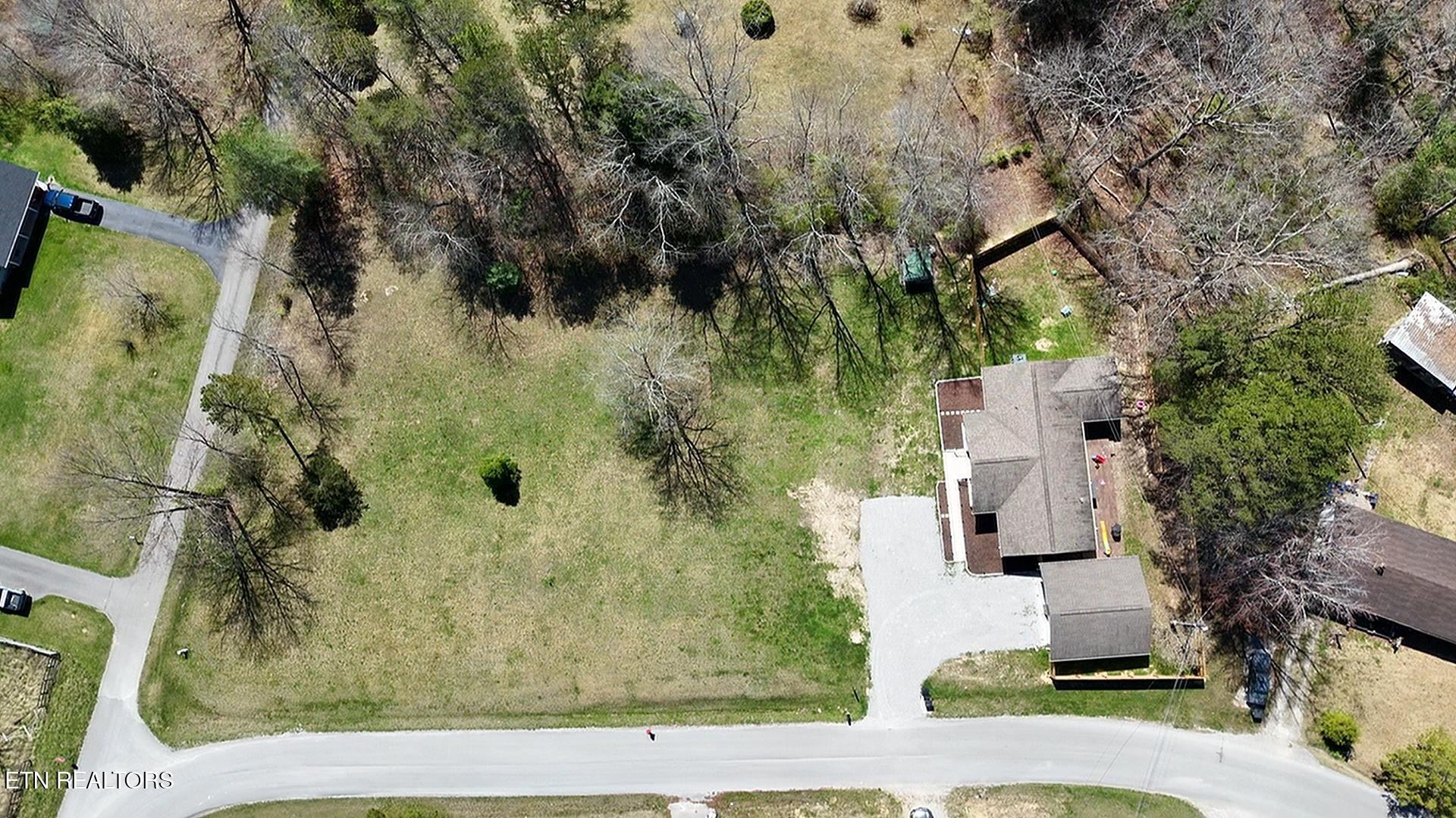 806 Cooper Lake Road Oneida TN 37841