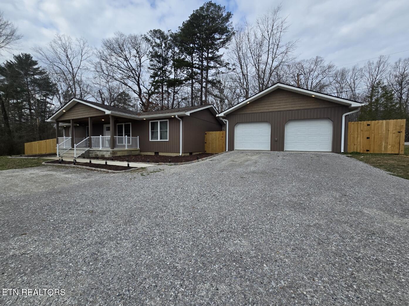 806 Cooper Lake Road Oneida TN 37841