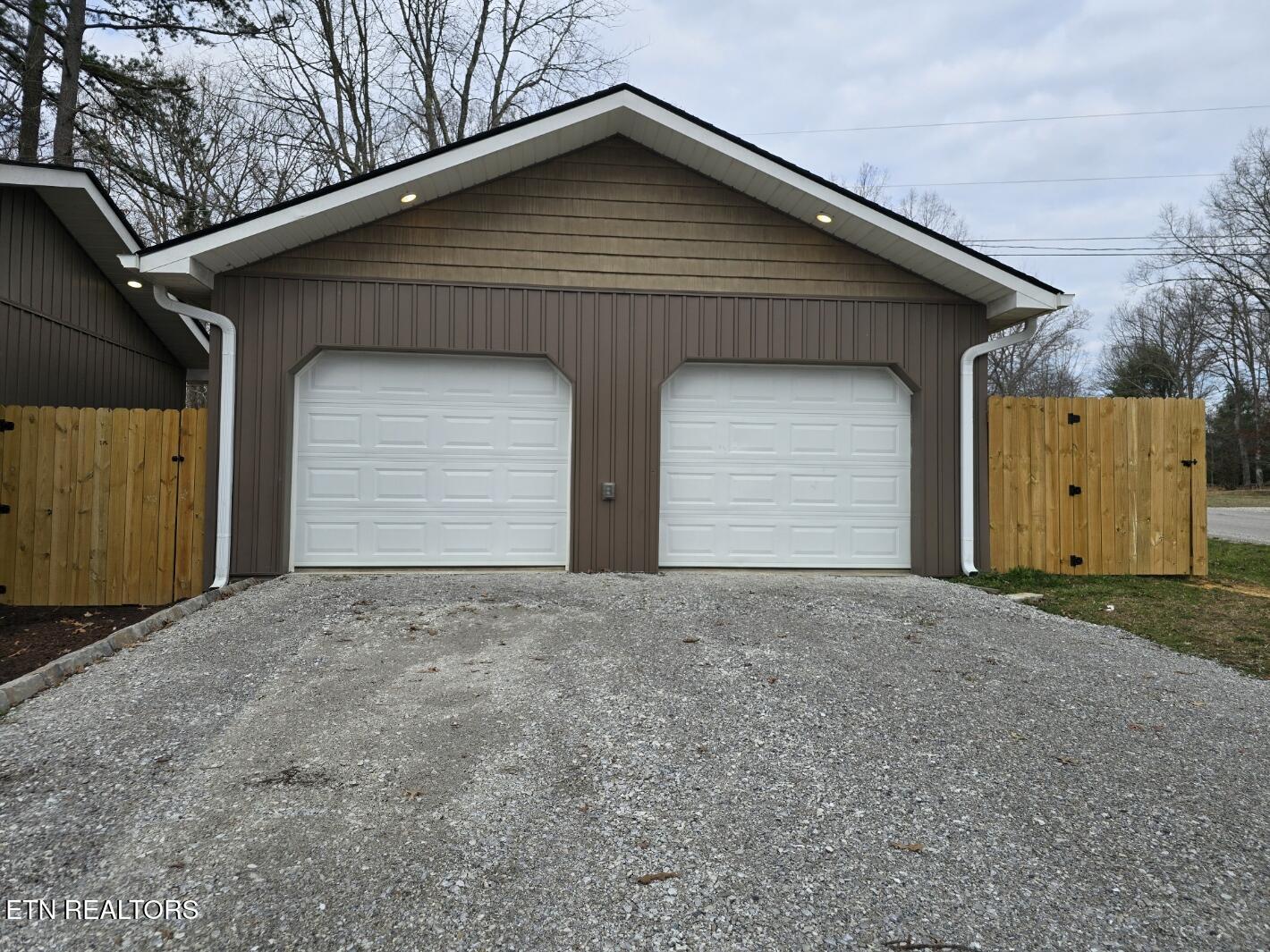 806 Cooper Lake Road Oneida TN 37841
