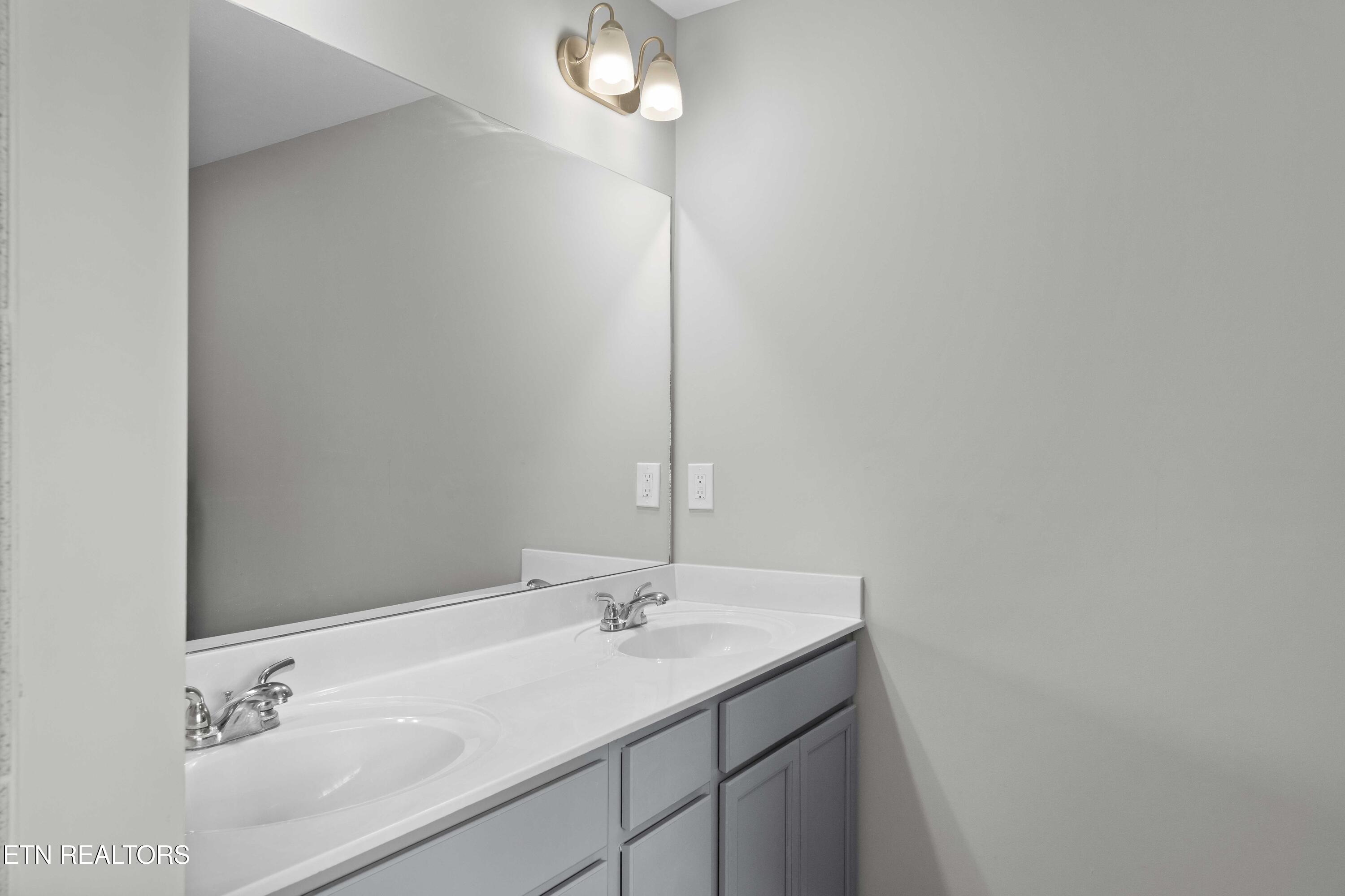 1152 Cloud View Drive Powell TN 37849