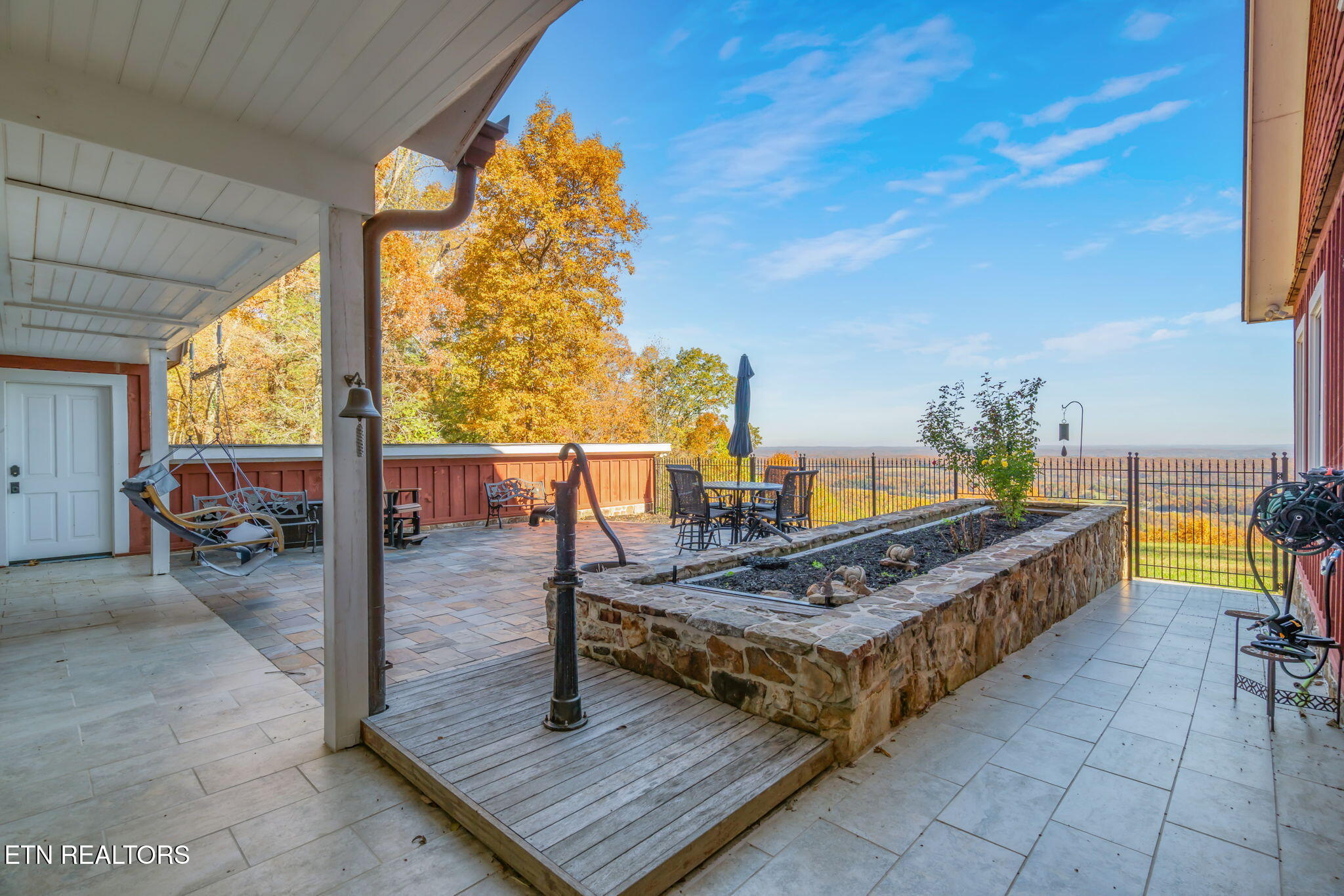 692 Possum Trot Road Grandview TN 37337