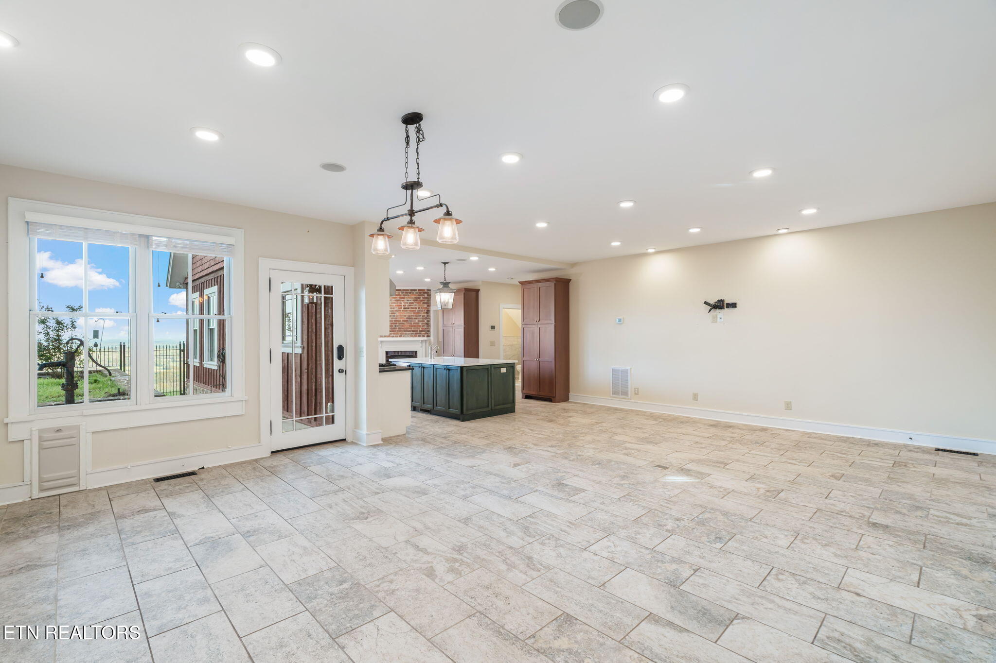 692 Possum Trot Road Grandview TN 37337