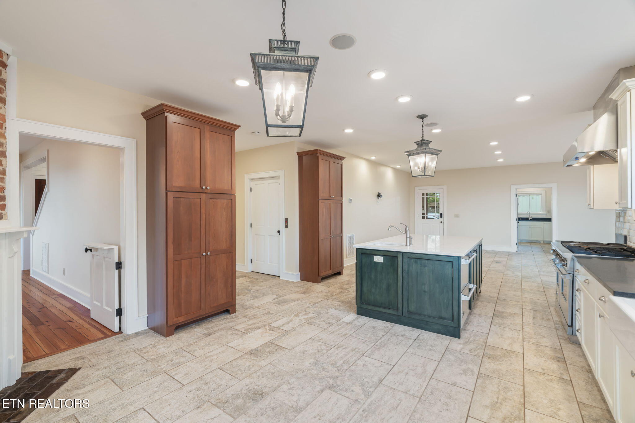 692 Possum Trot Road Grandview TN 37337