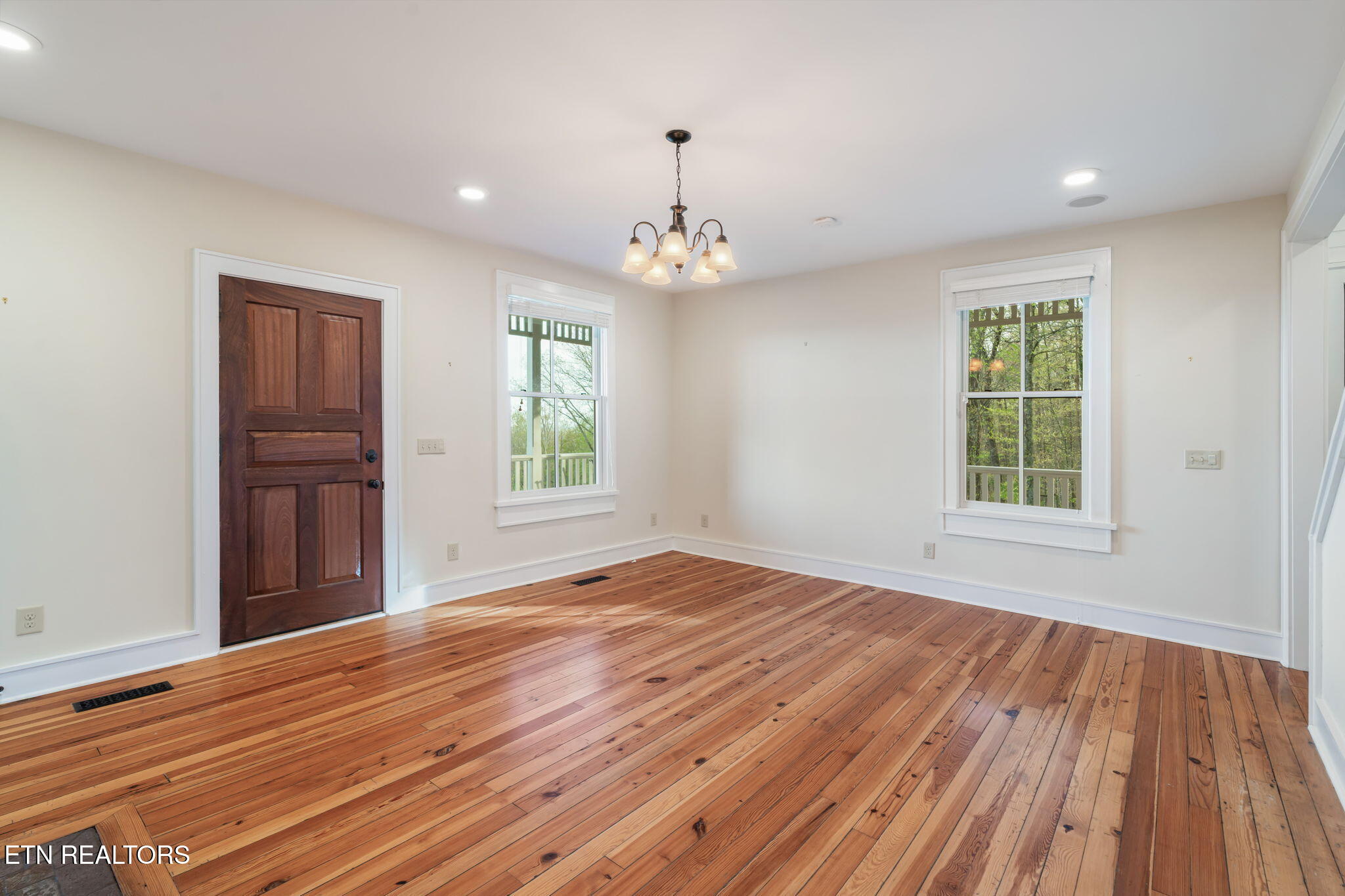 692 Possum Trot Road Grandview TN 37337