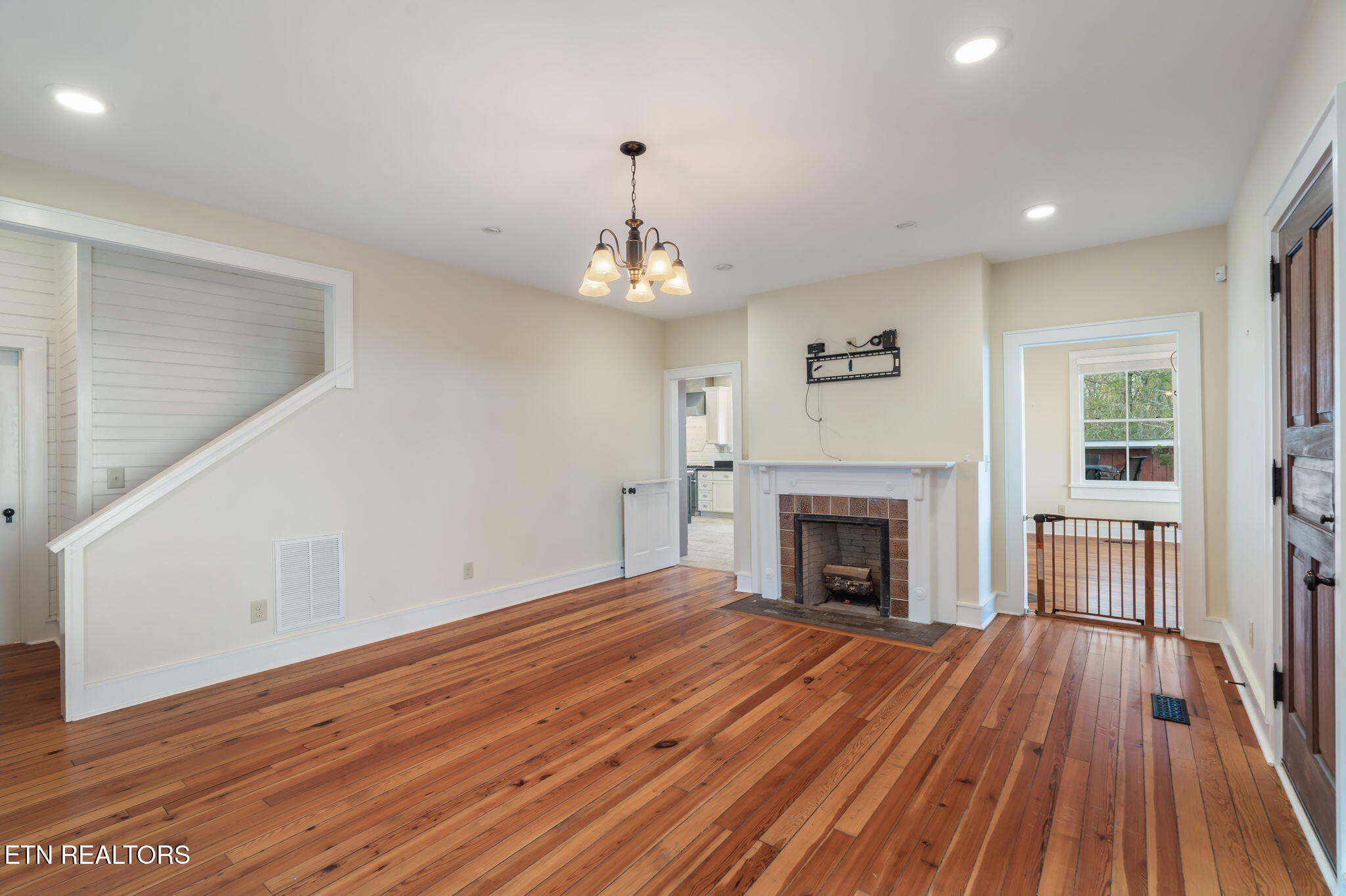 692 Possum Trot Road Grandview TN 37337