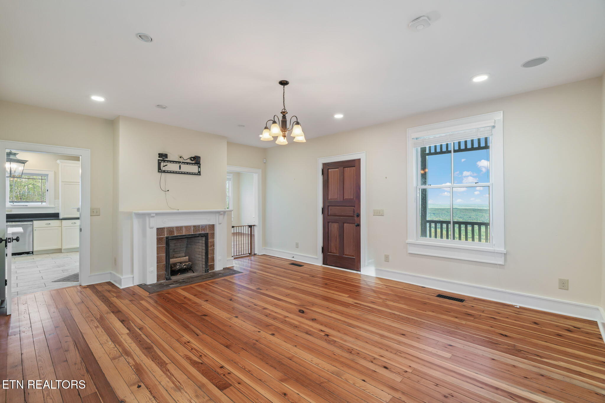 692 Possum Trot Road Grandview TN 37337
