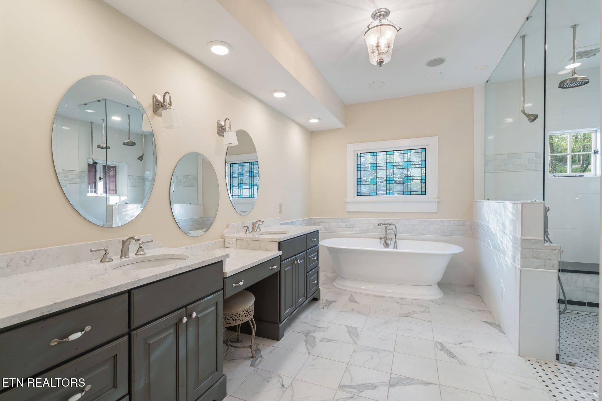 692 Possum Trot Road Grandview TN 37337