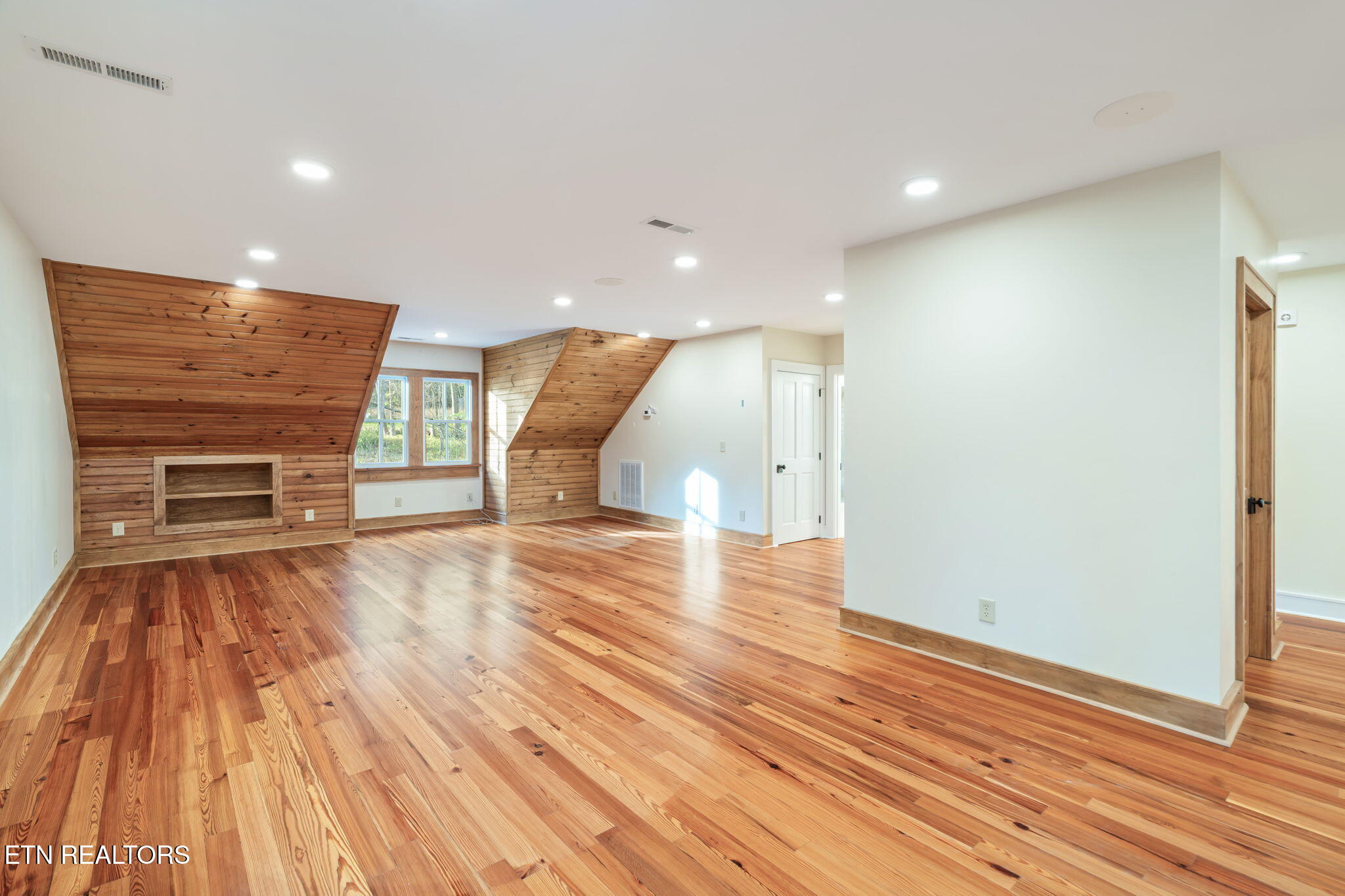 692 Possum Trot Road Grandview TN 37337