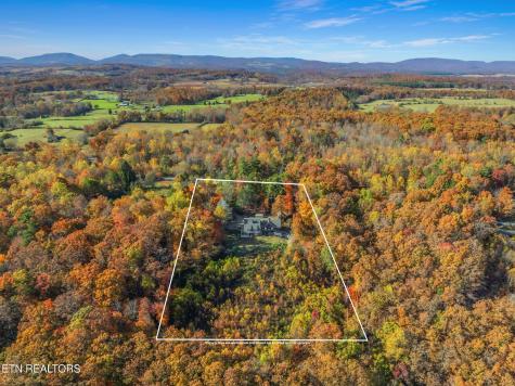692 Possum Trot Road Grandview TN 37337